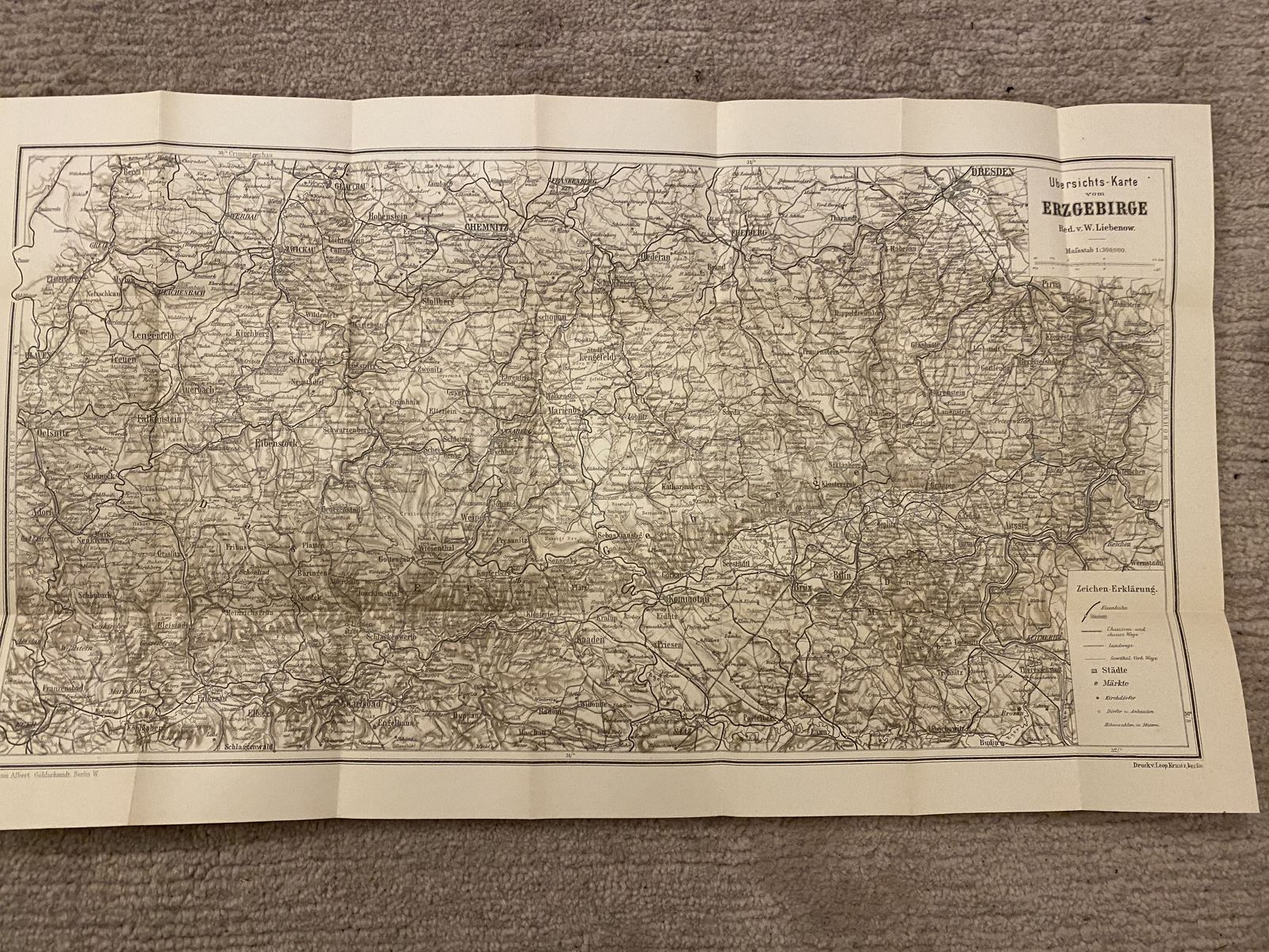 Kniha DAS ERZGEBIRGE, originální polokožená vazba