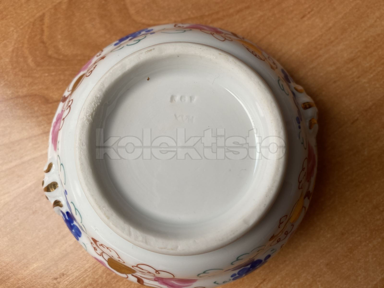 Porcelánová cukřenka