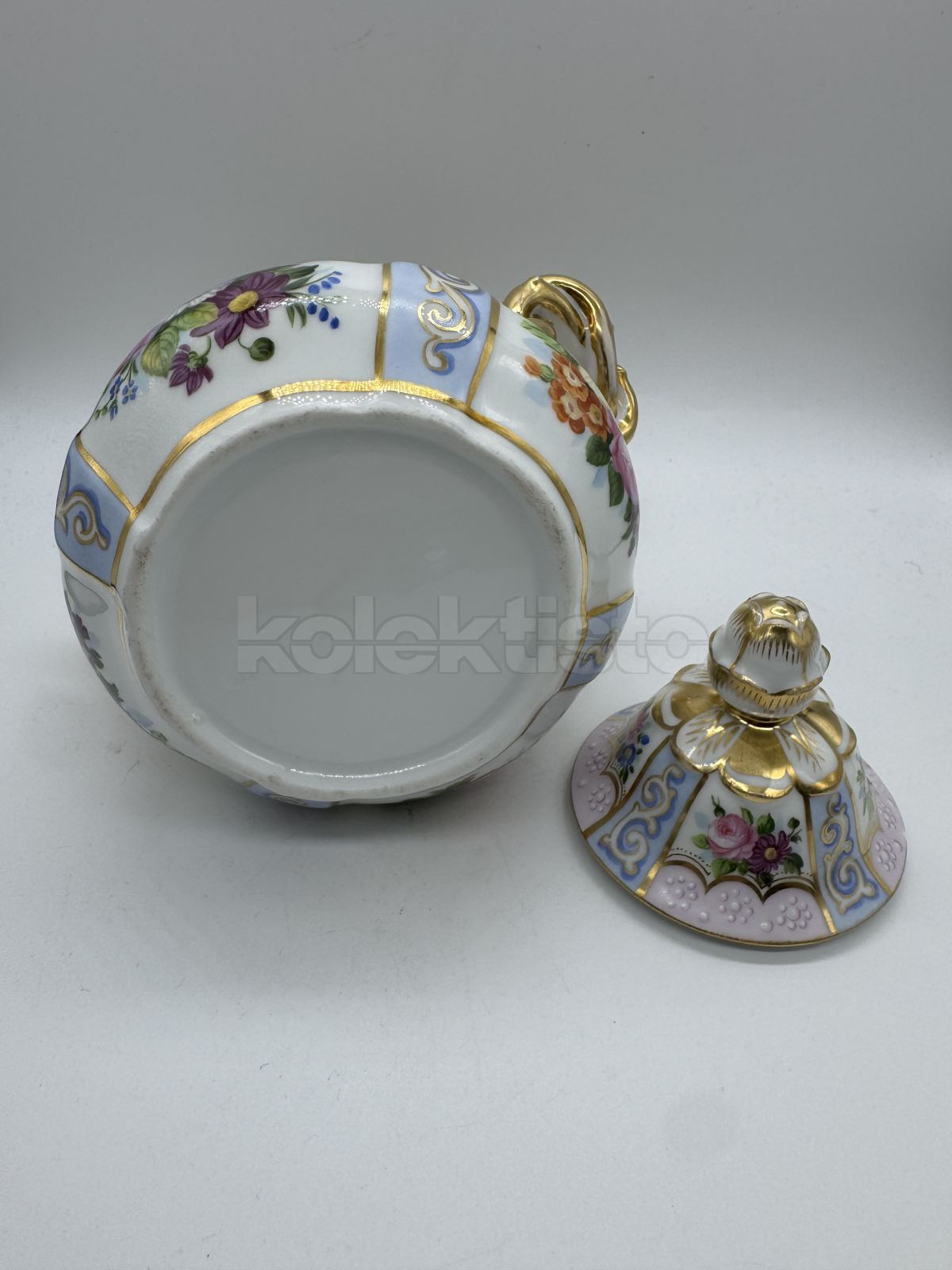 Porcelánová cukřenka
