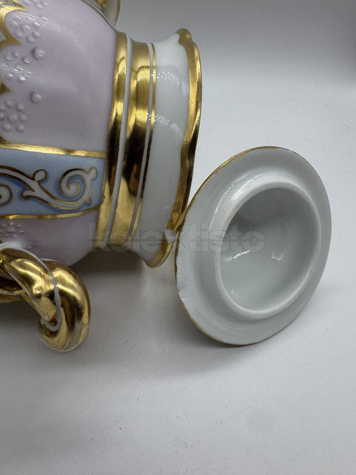 Porcelánová cukřenka