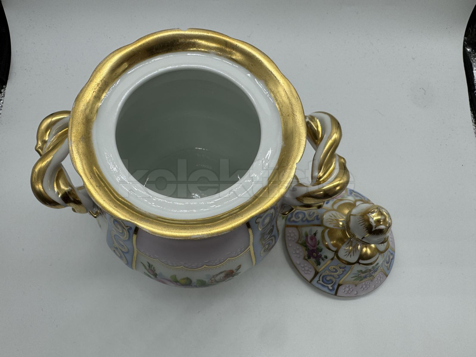 Porcelánová cukřenka