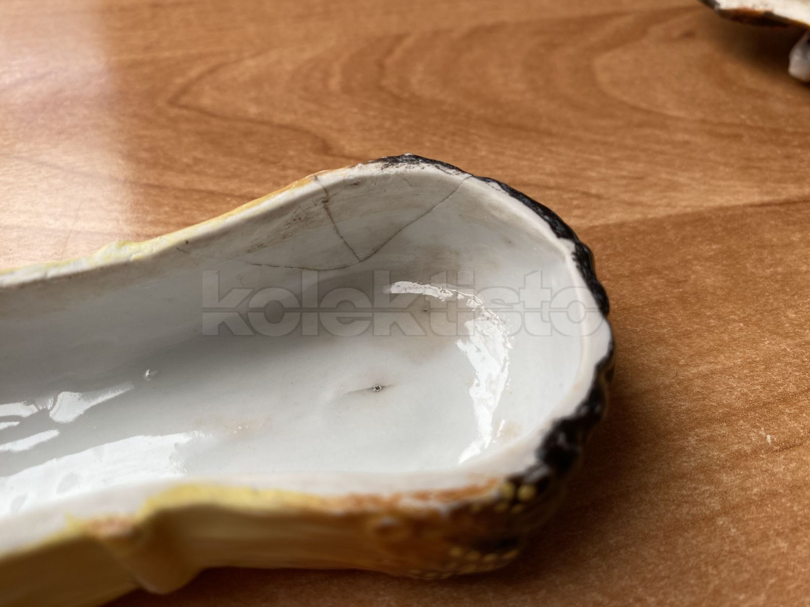 Porcelánová dóza na sirky