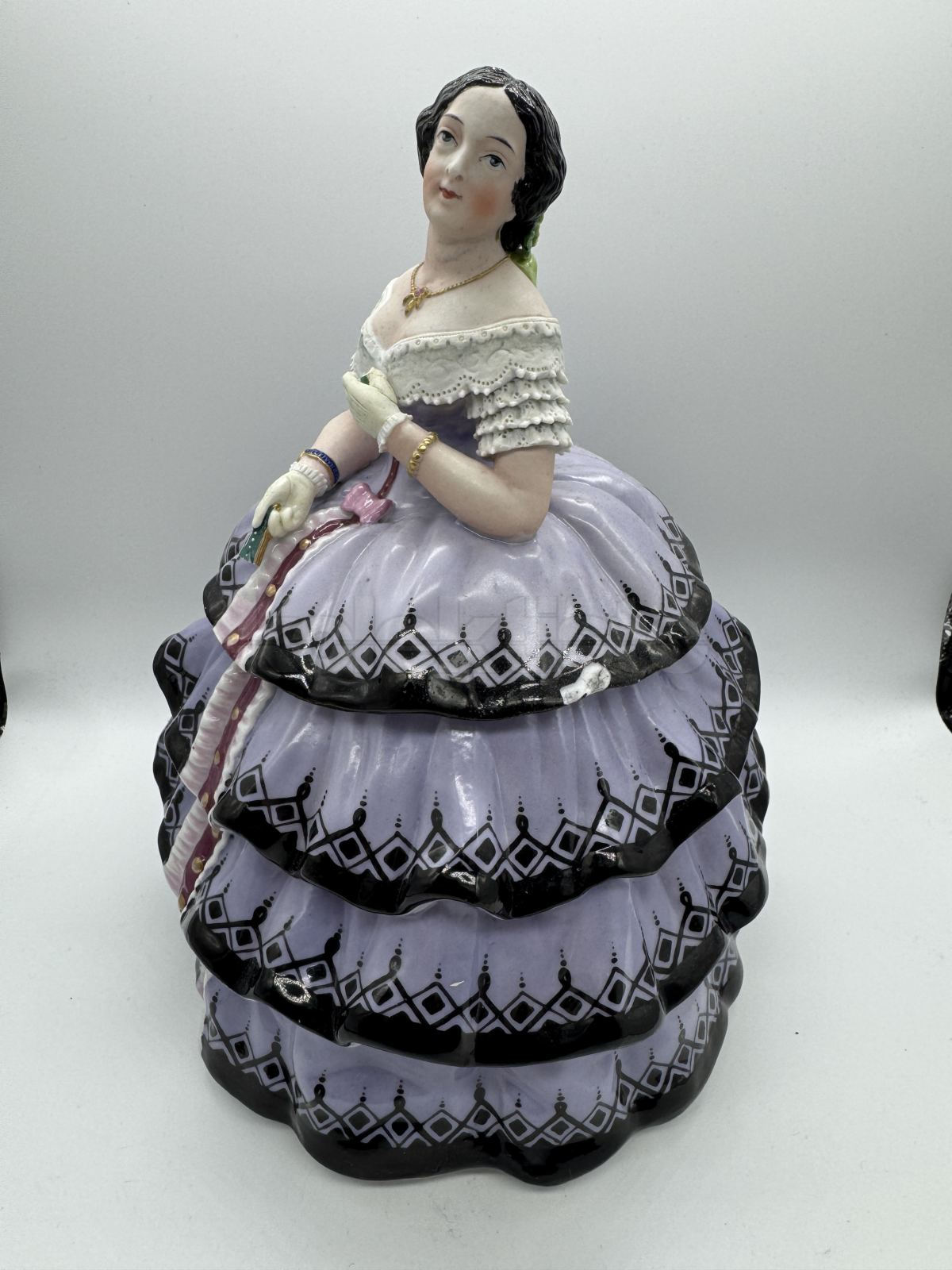 Porcelánová dóza