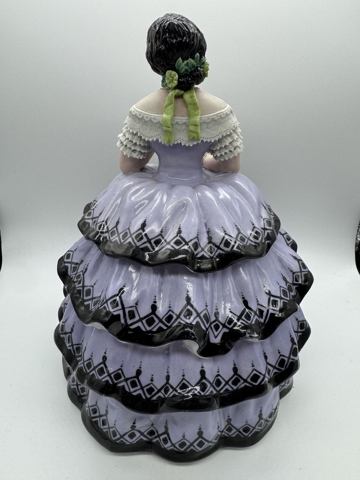 Porcelánová dóza