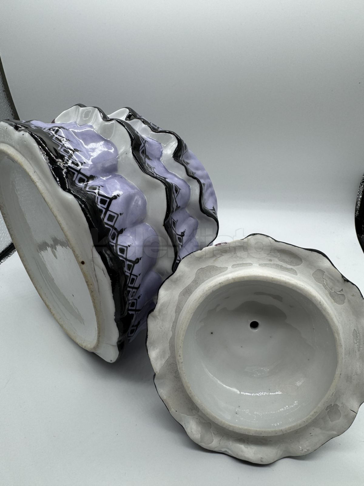 Porcelánová dóza