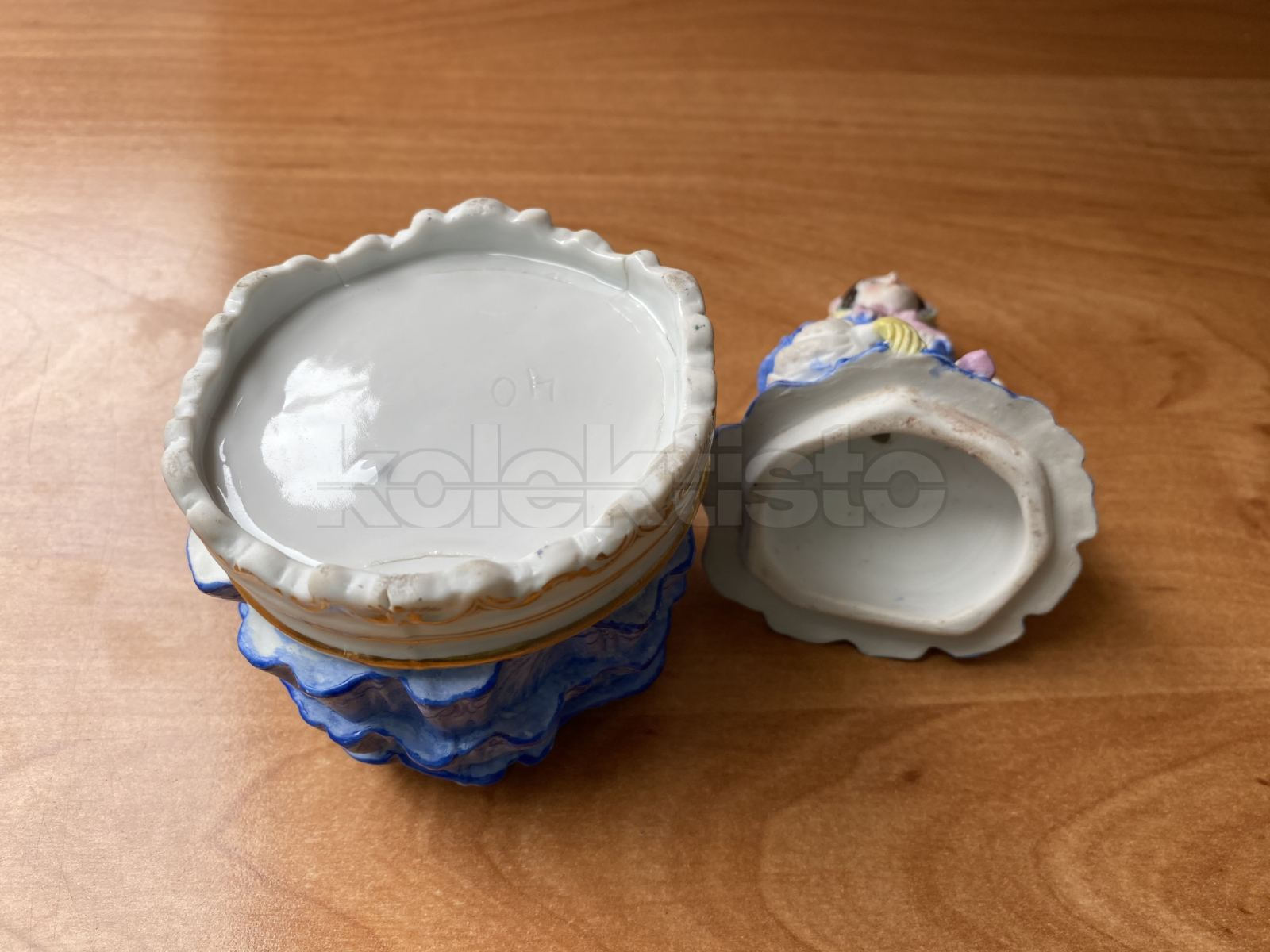 Porcelánová dóza dáma č.1, biskvit