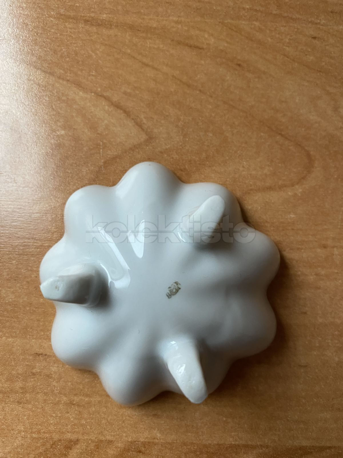 Porcelánová mistička s vyobrazení generála