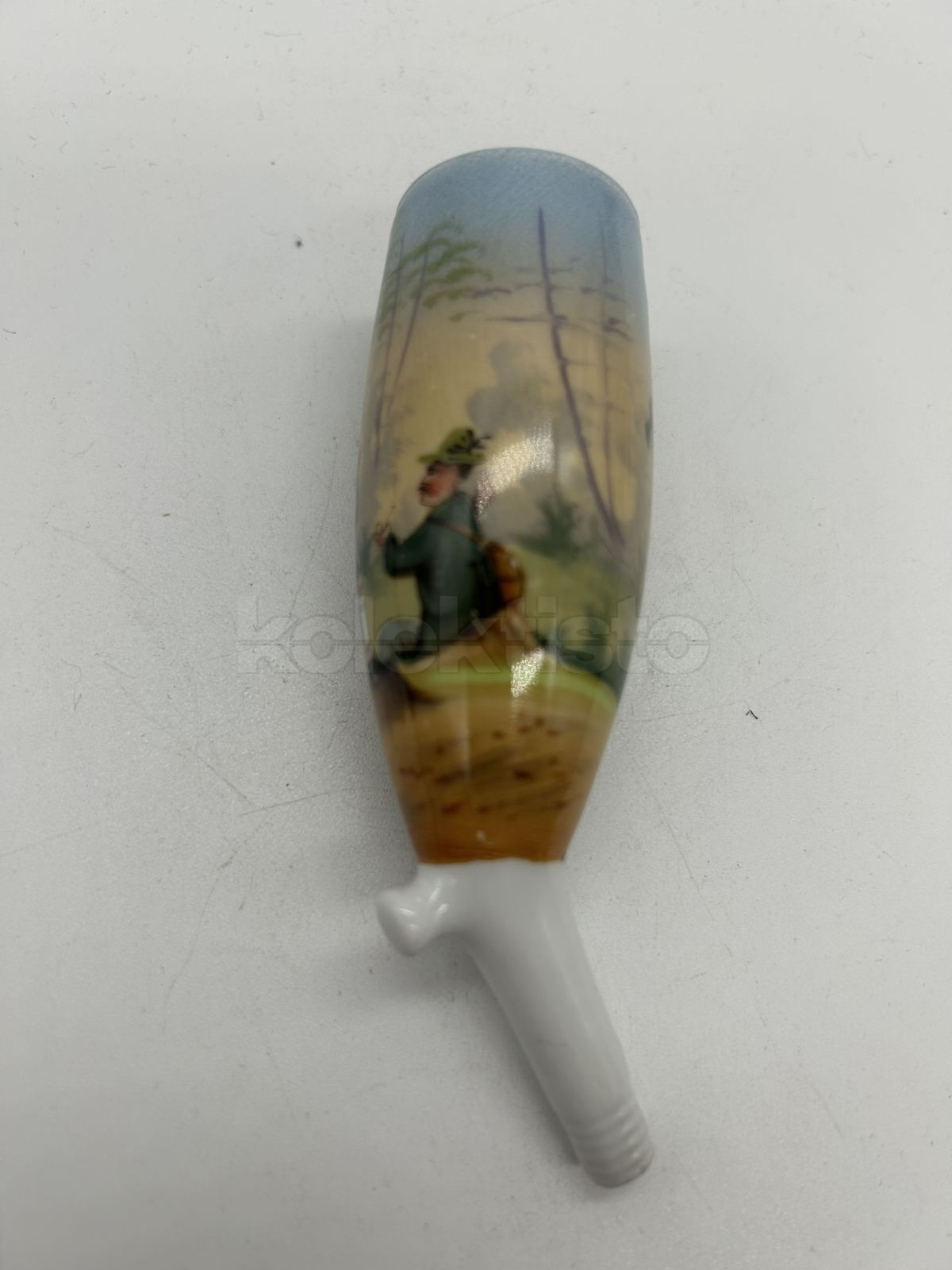 Porcelánová fajfka s loveckým motivem