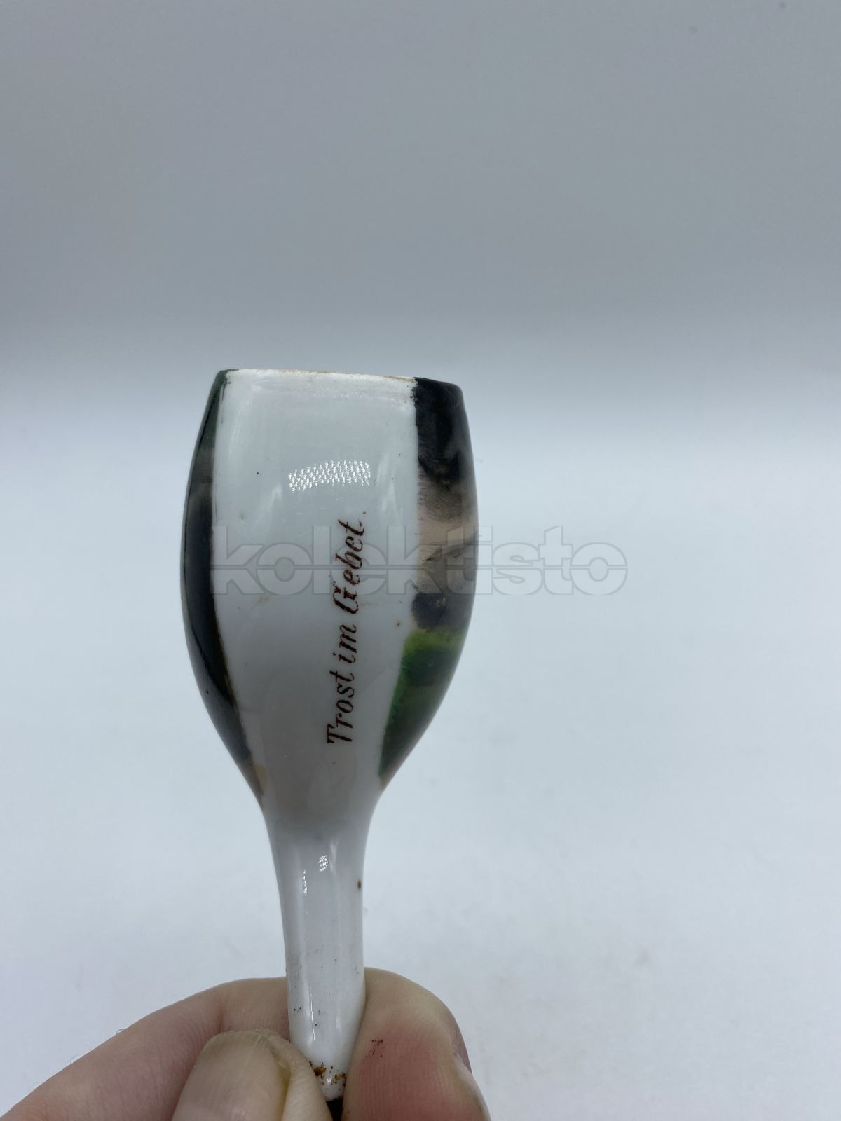 Porcelánová fajfka s obrázkem modlící se dívky + kolénko