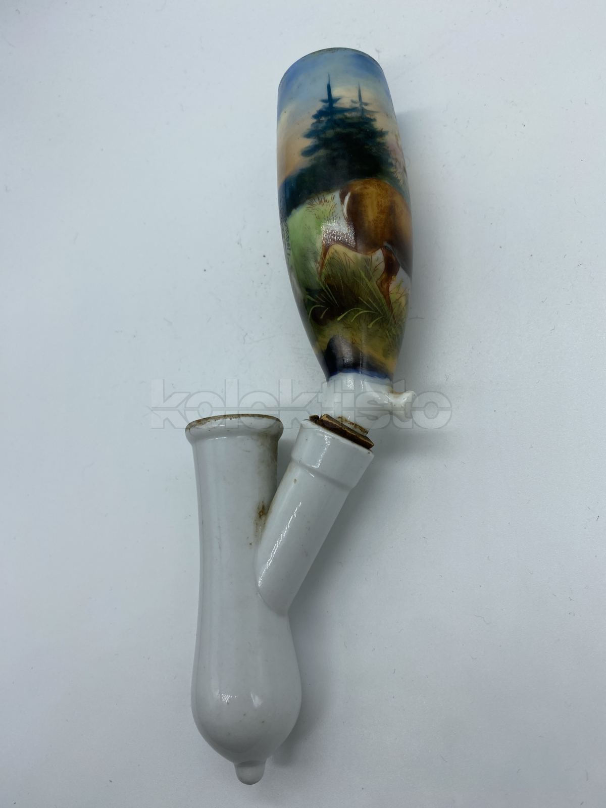 Porcelánová fajfka s loveckým motivem a kolénkem