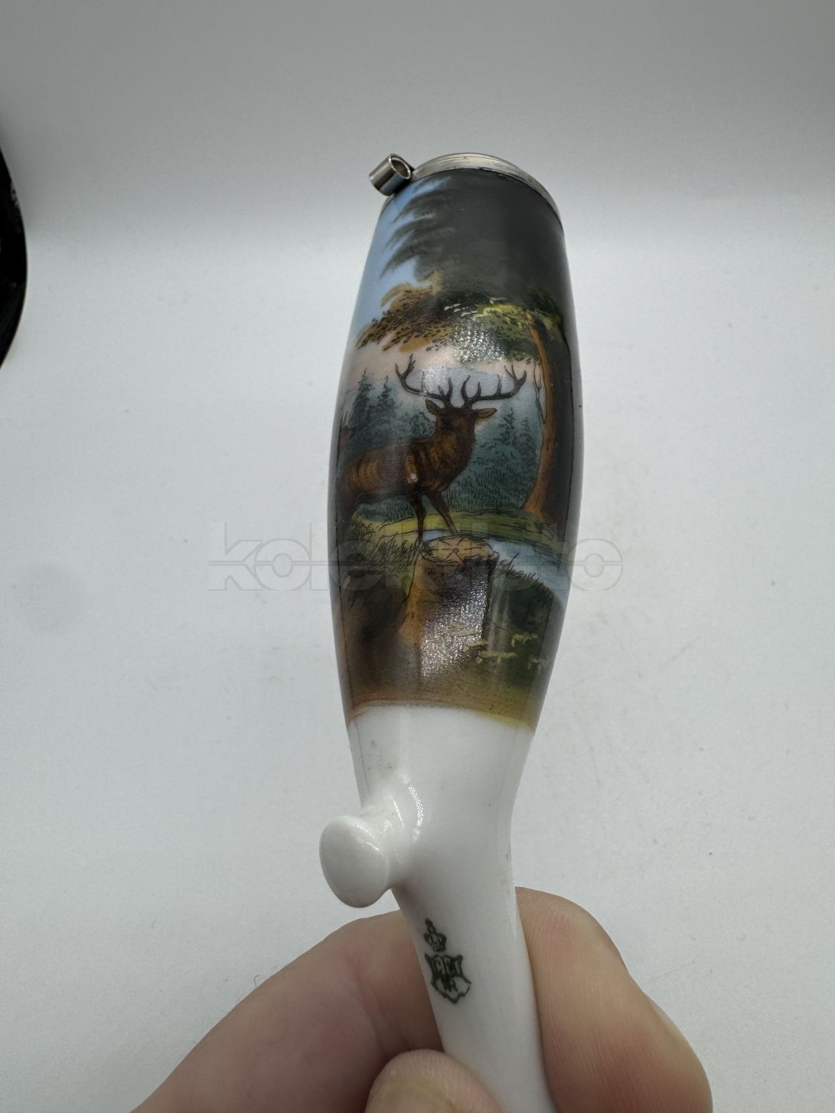 Porcelánová fajfka s loveckým motivem