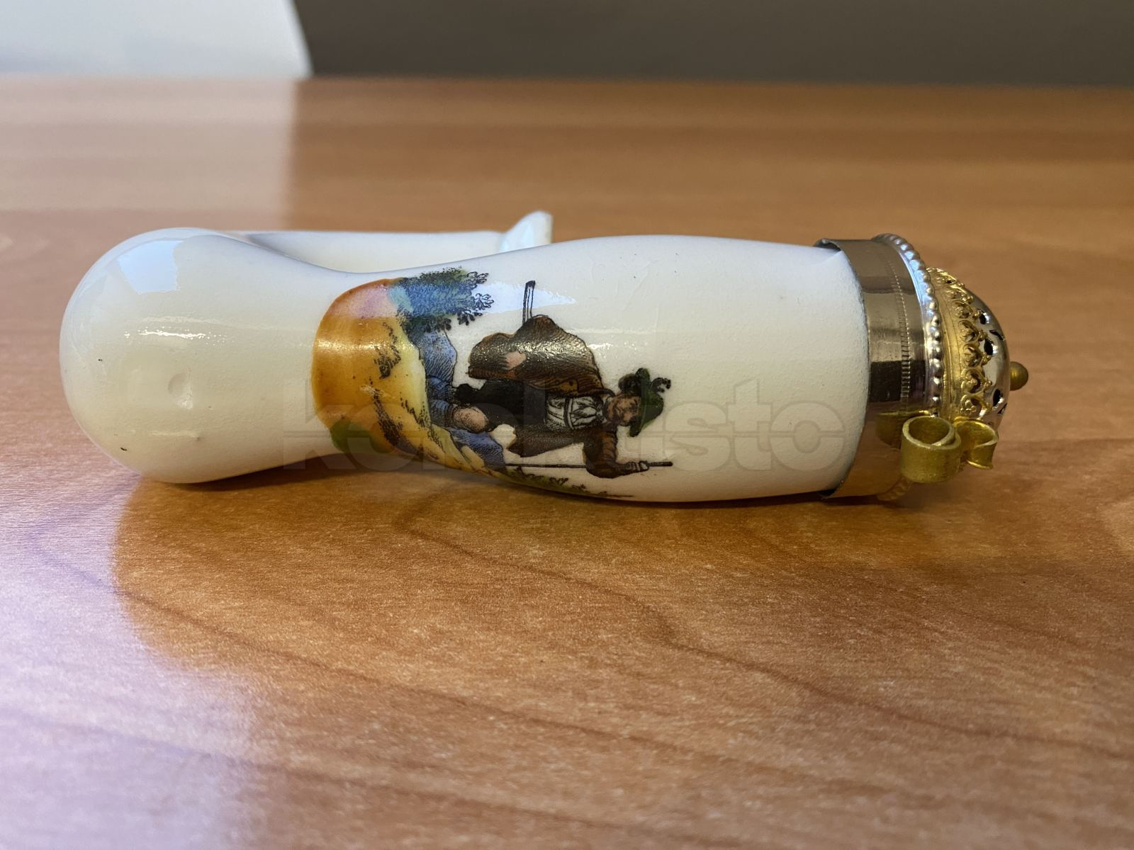 Porcelánová fajfka labutěnka