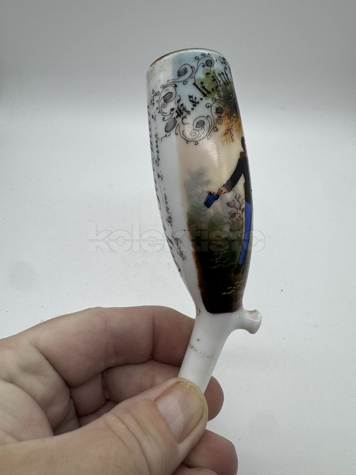 Porcelánová vojenská fajfka