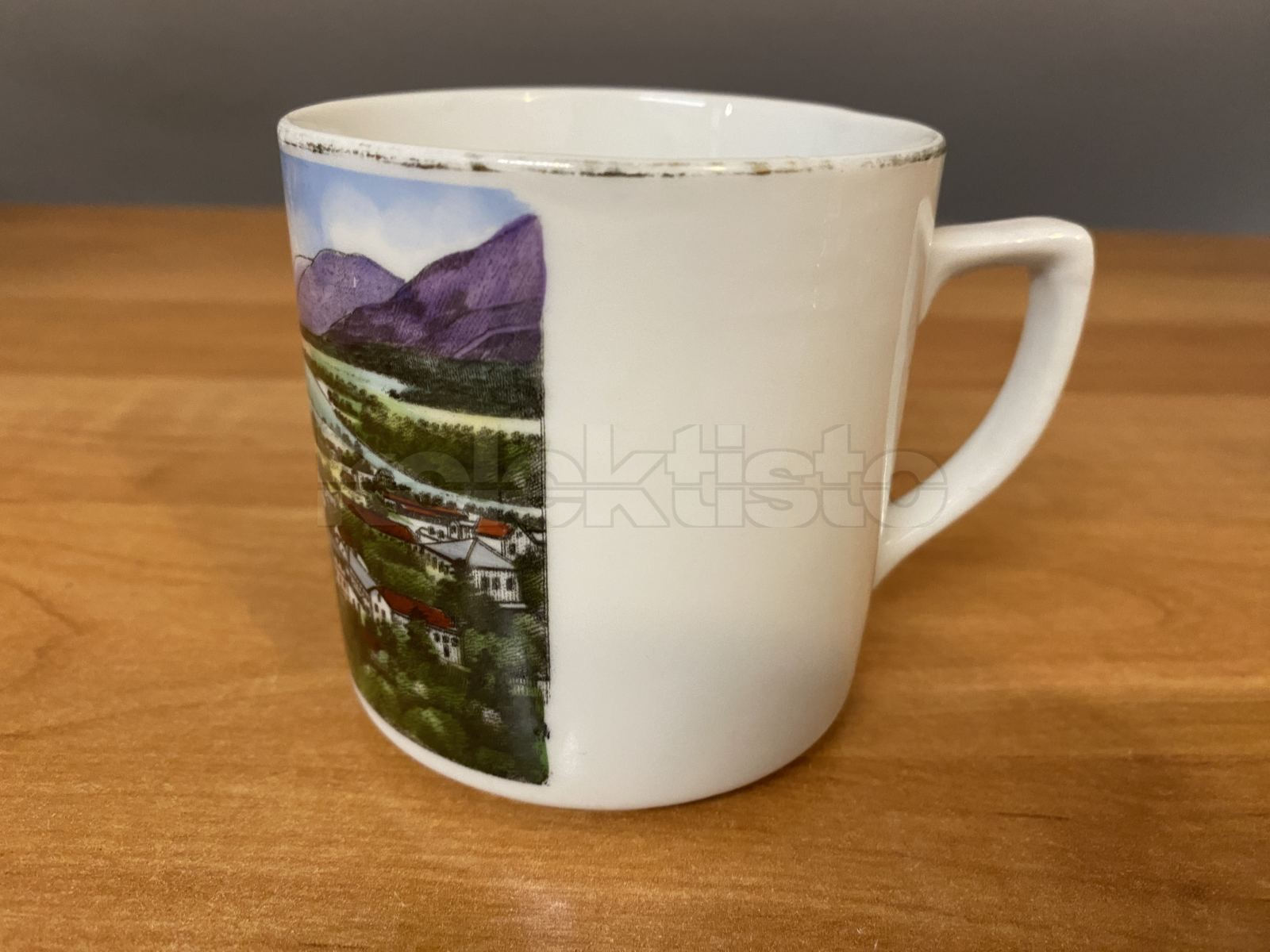 Porcelánový hrnek sobrázkem města BRIXLEGG