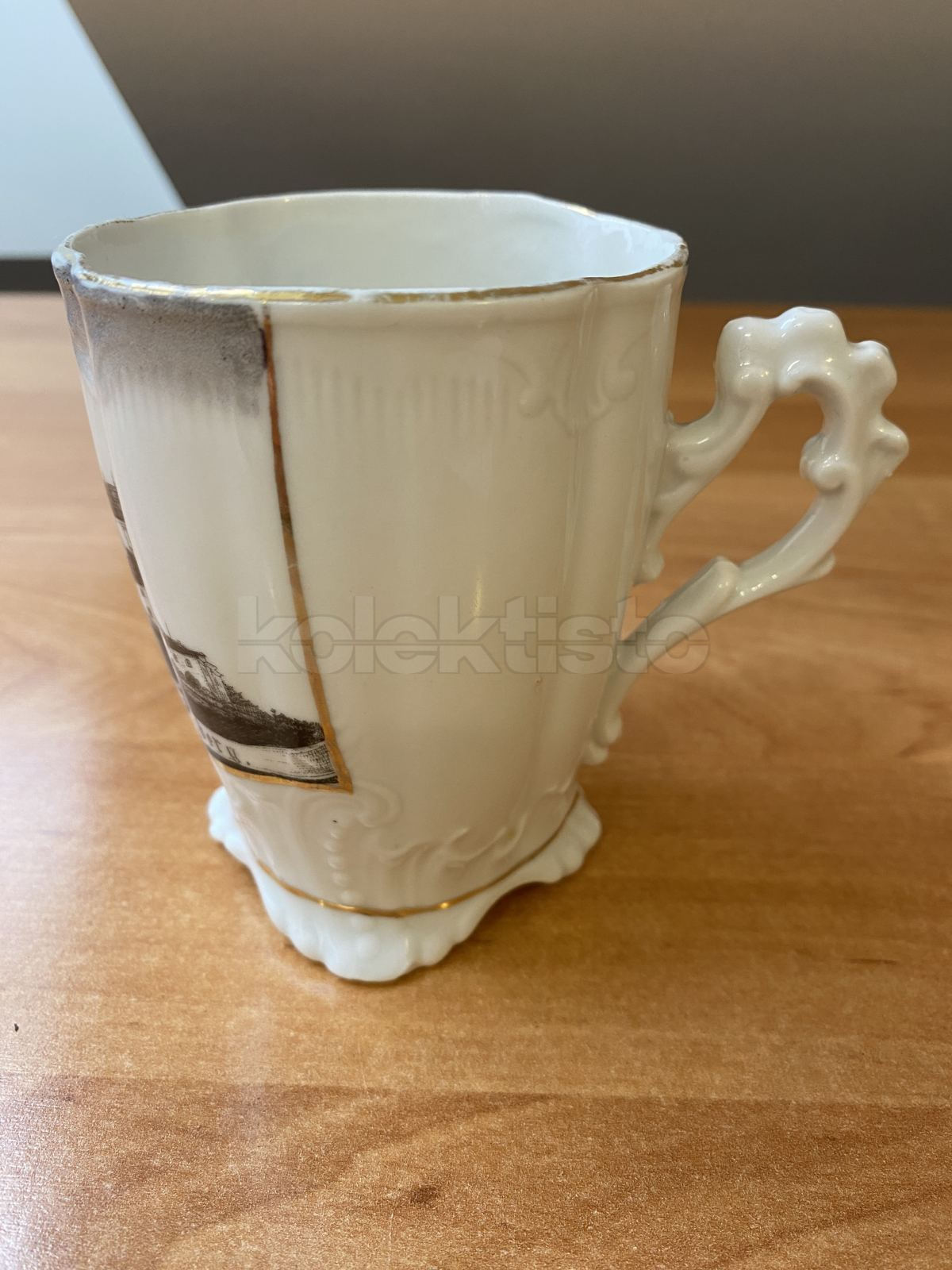 Porcelánový hrníček