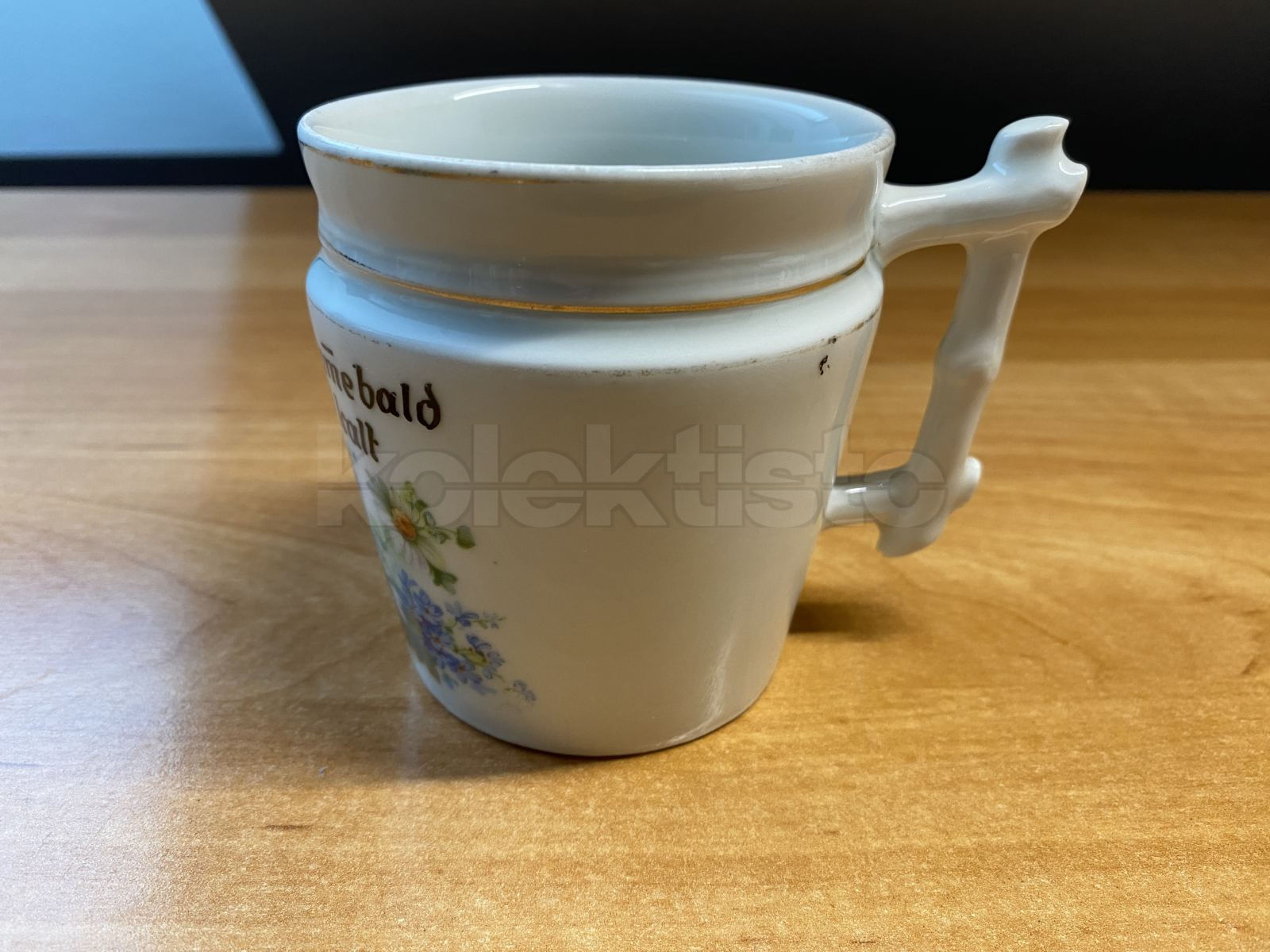 Porcelánový hrnek