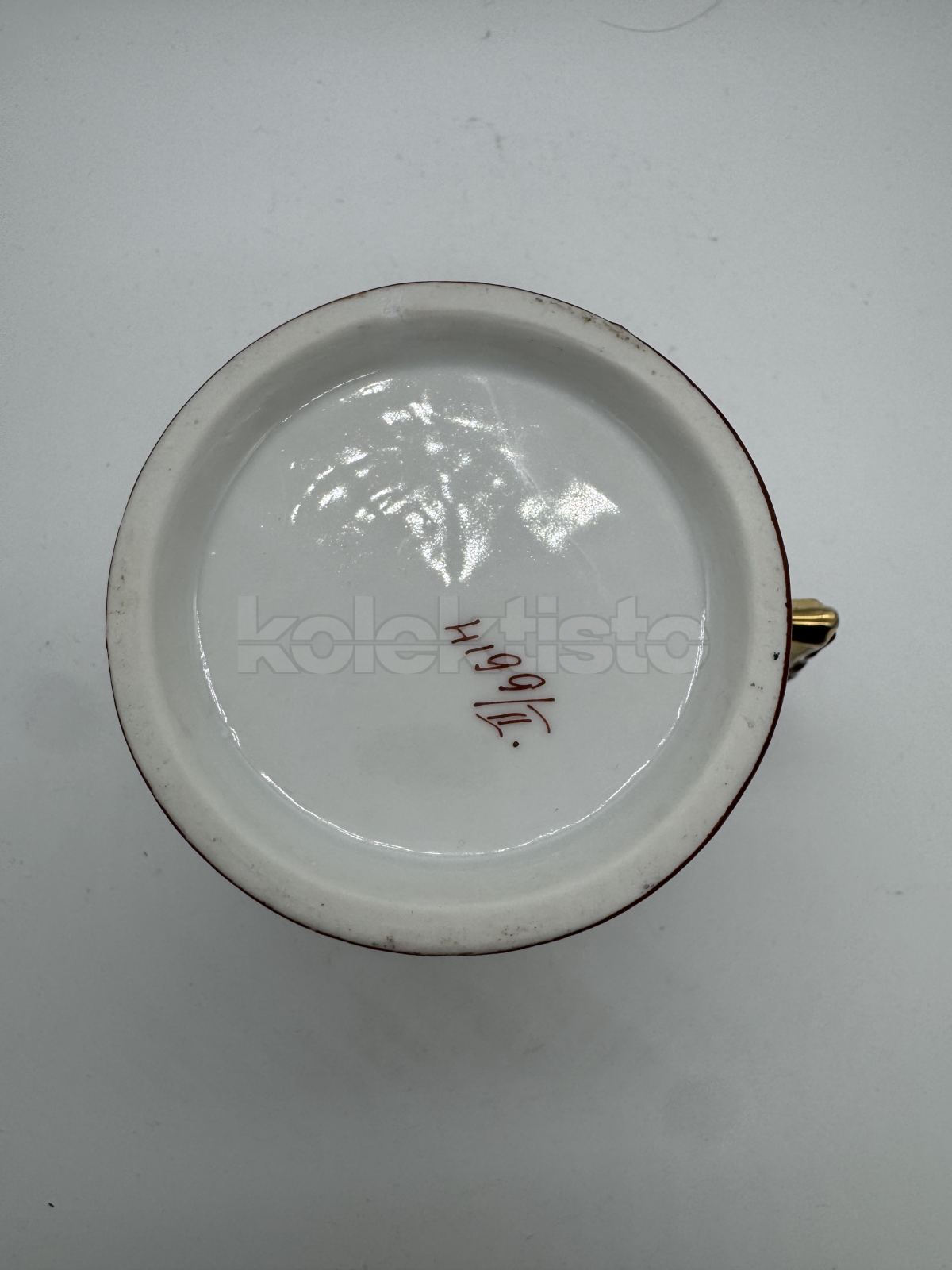 Porcelánový malovaný hrnek