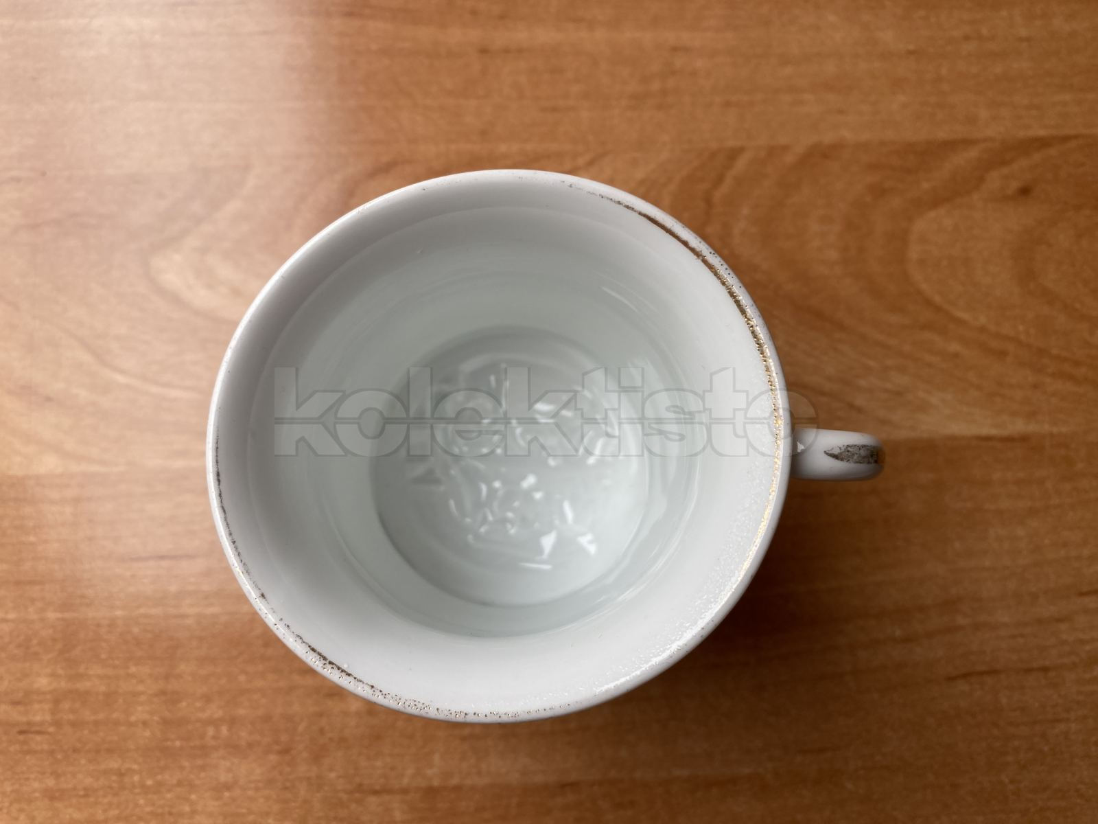 Porcelánový hrnek s průsvitkou