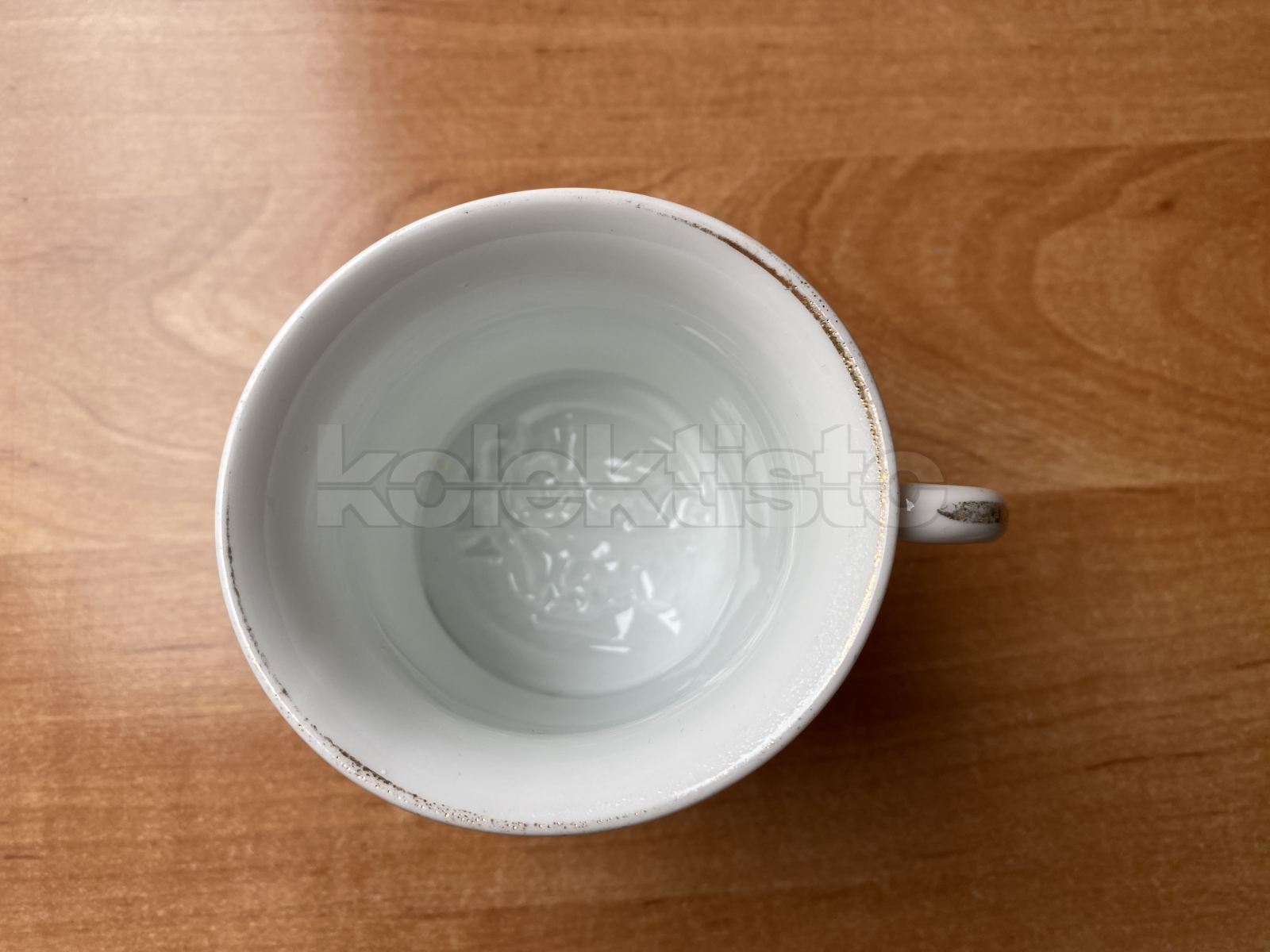 Porcelánový hrnek s průsvitkou