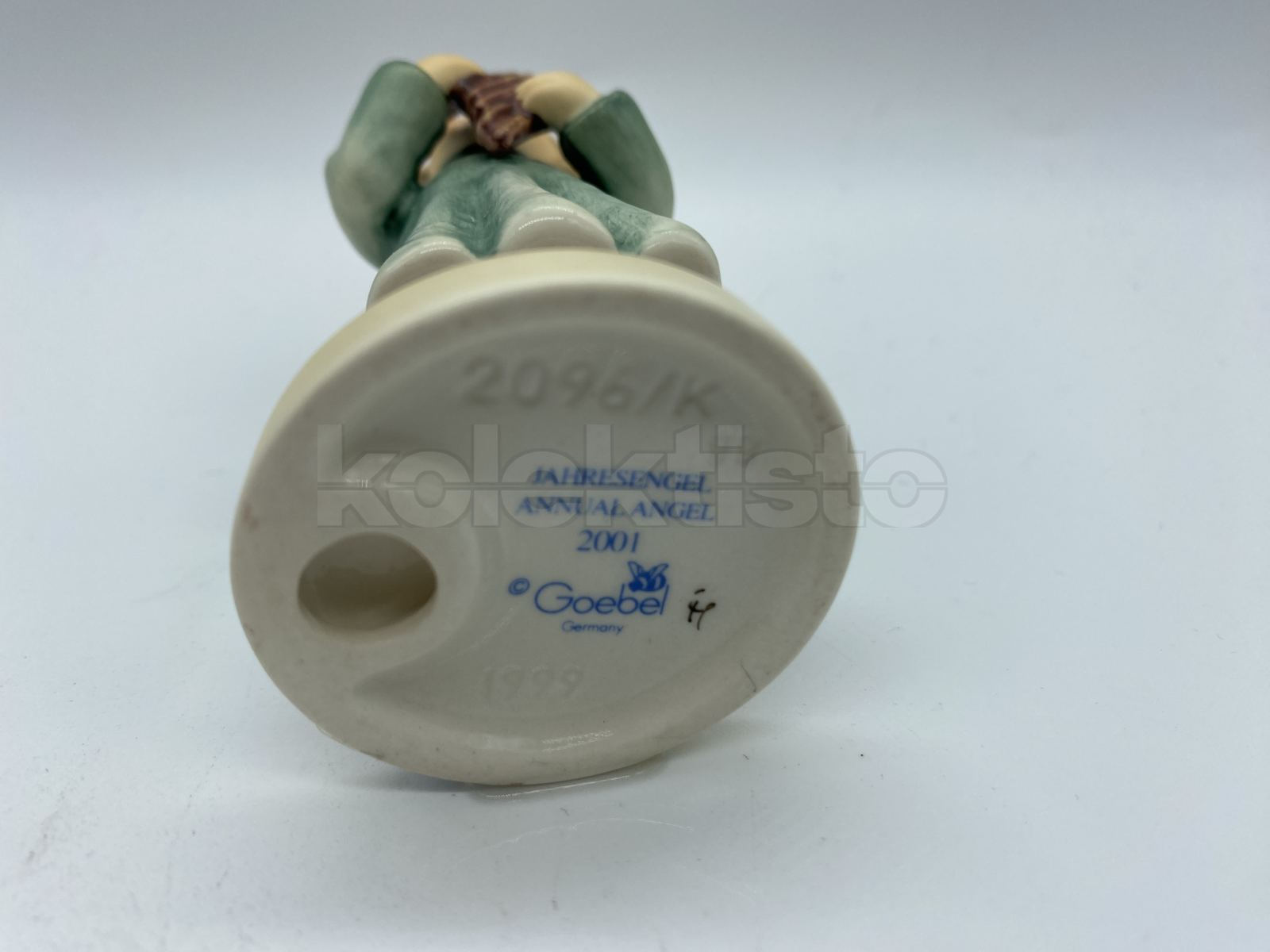 Porcelánová figurka ANDÍLEK S FLÉTNOU
