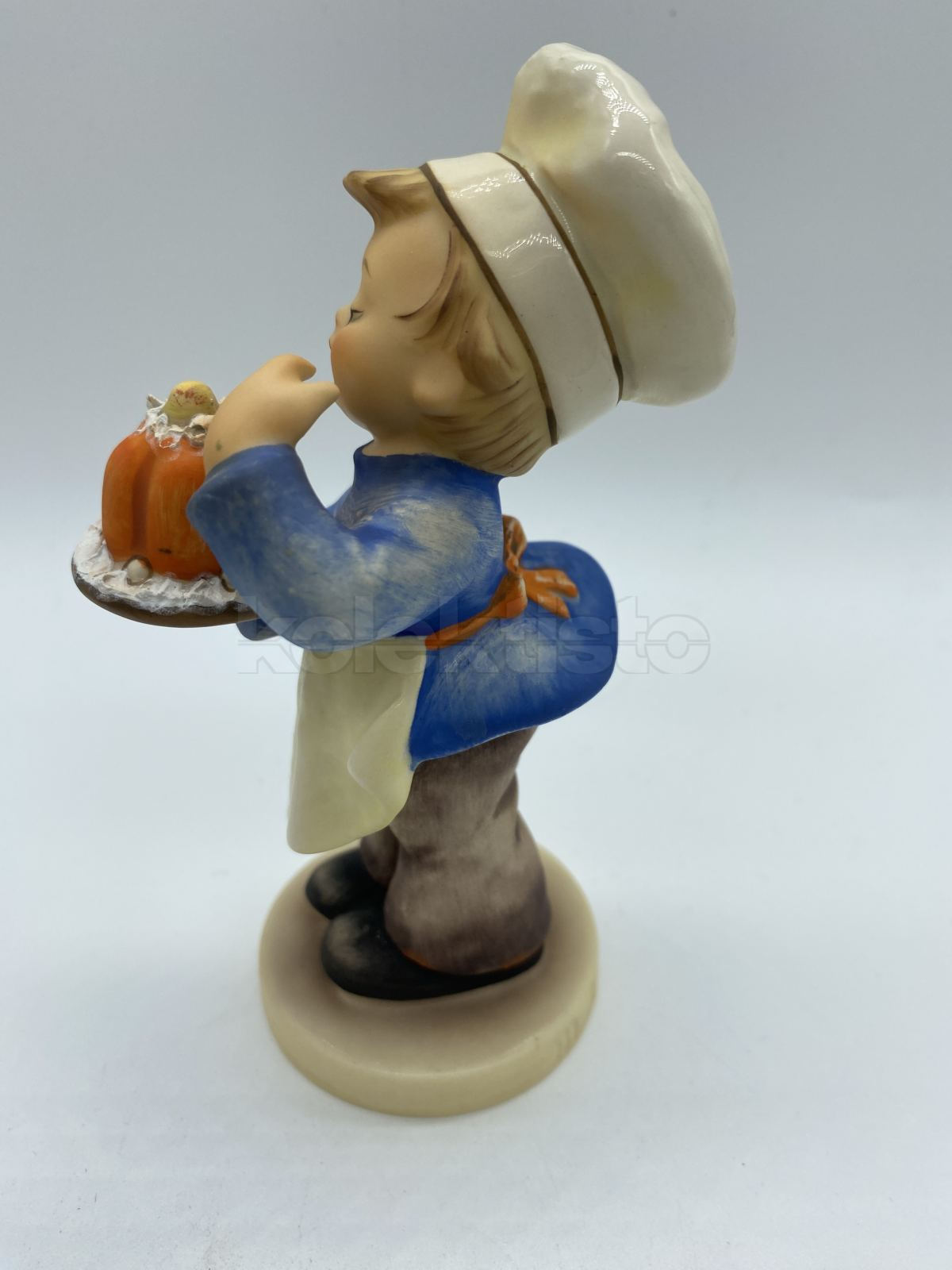 Porcelánová figurka MALÝ CUKRÁŘ