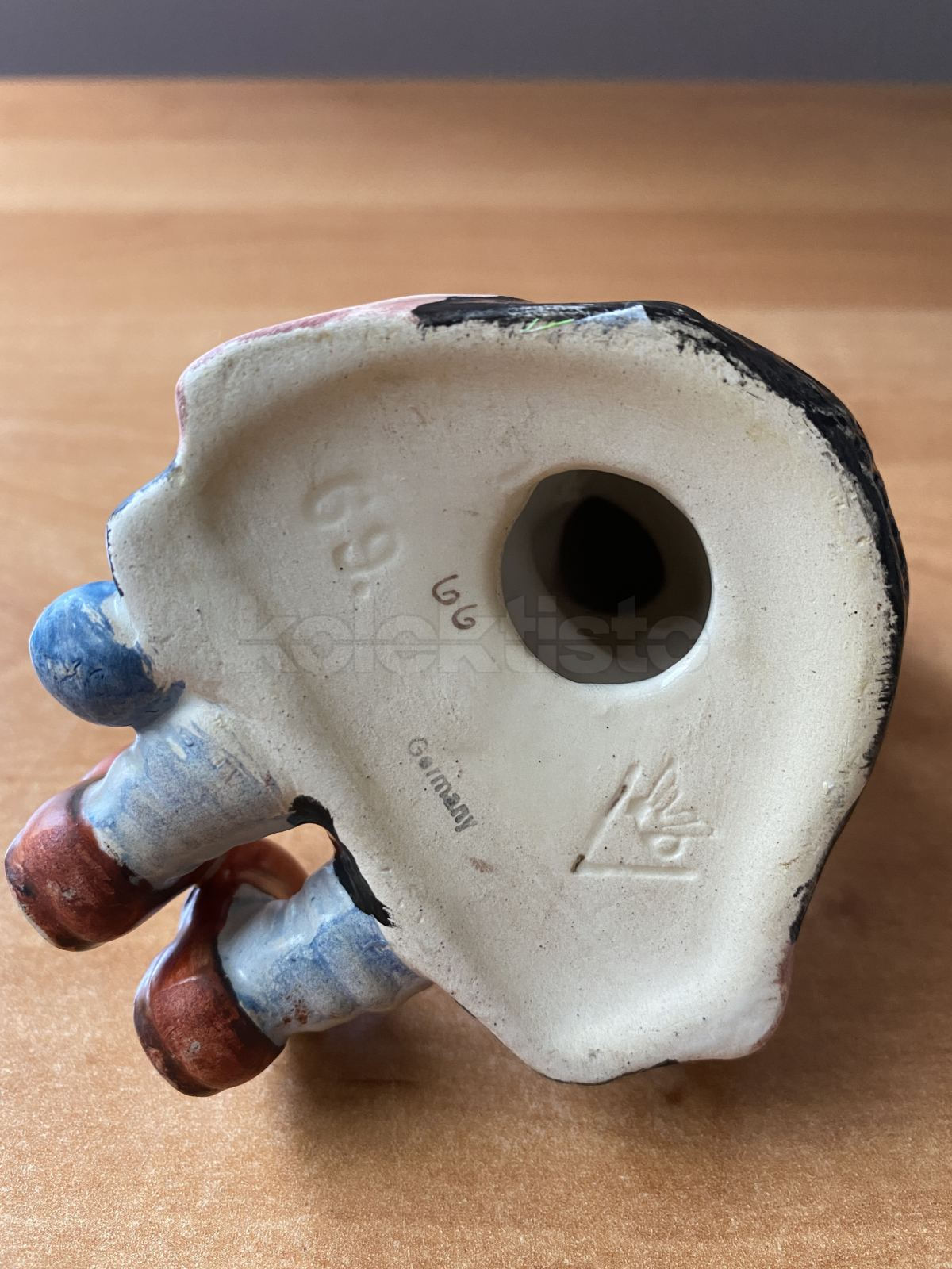 Porcelánová figurka DĚVČE S PTÁČKY