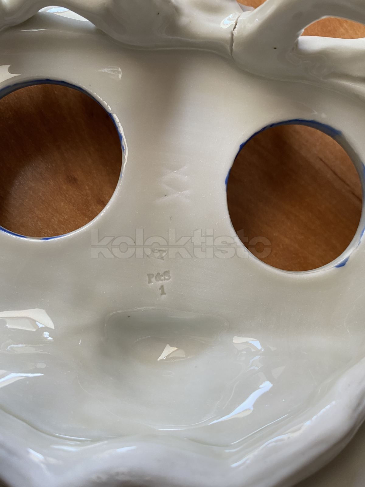 Porcelánový kalamář, chybí kalíšky na inkoust
