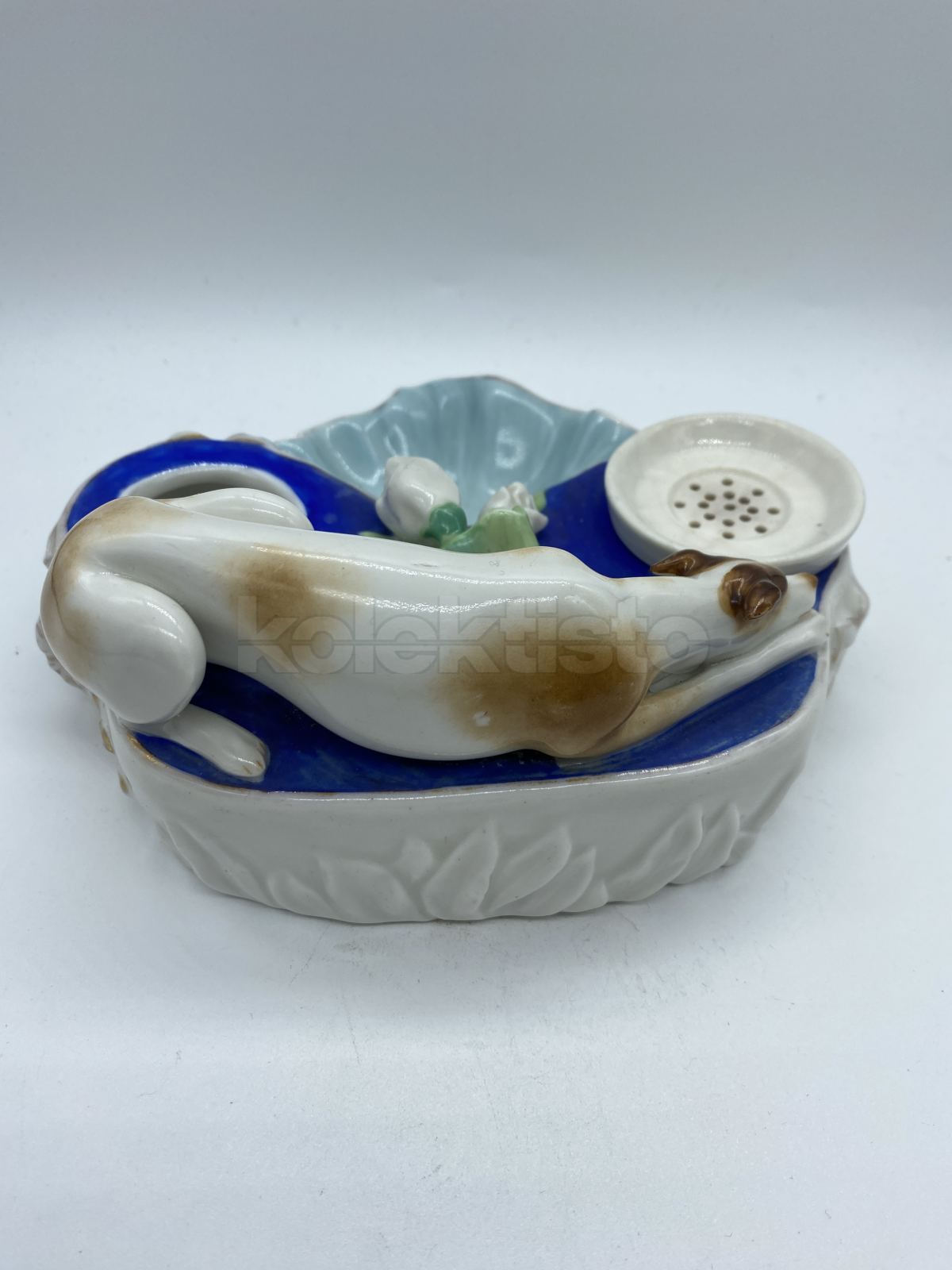 Porcelánový kalamář se psem