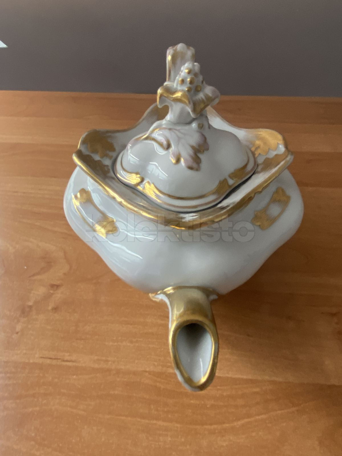 Porcelánová konvice