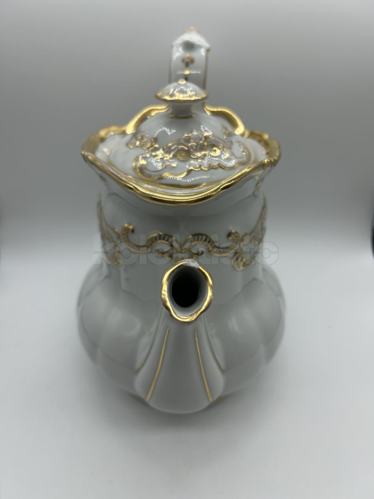 Porcelánová konvice
