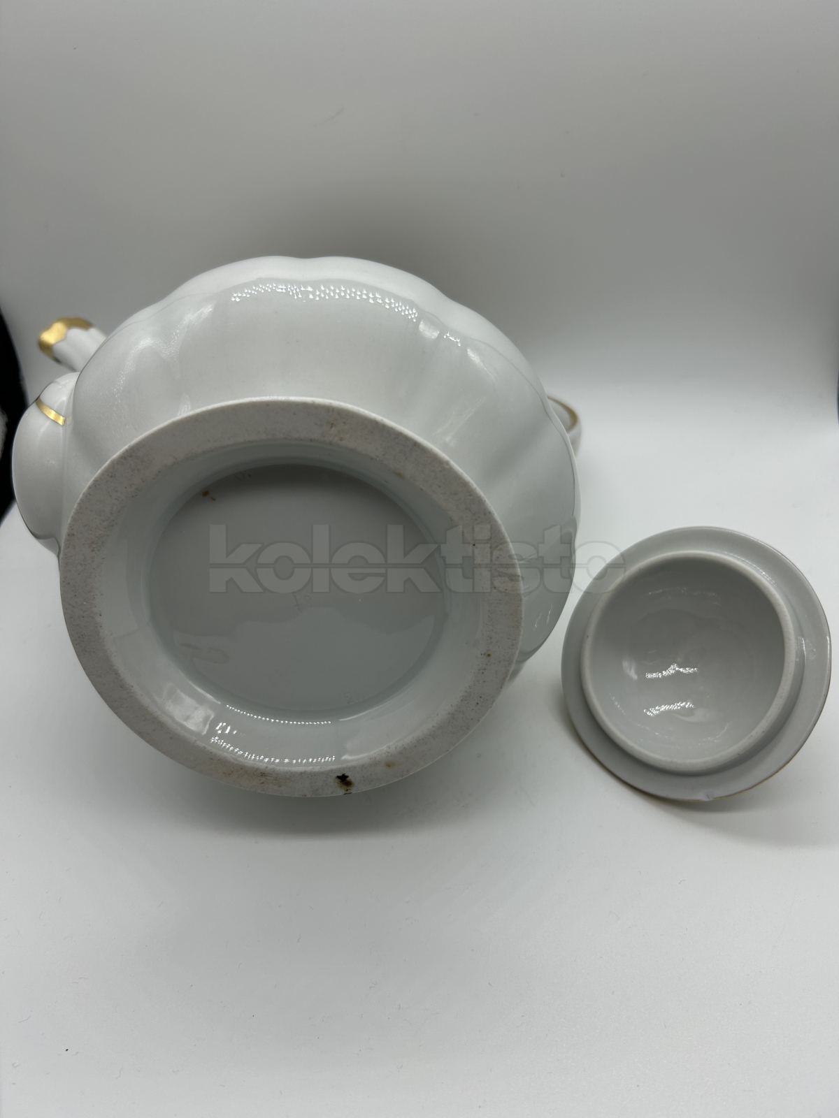 Porcelánová konvice