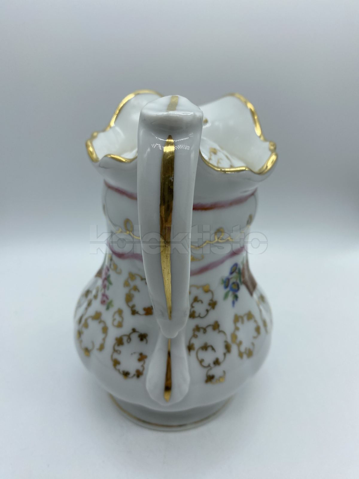 Porcelánová konvice