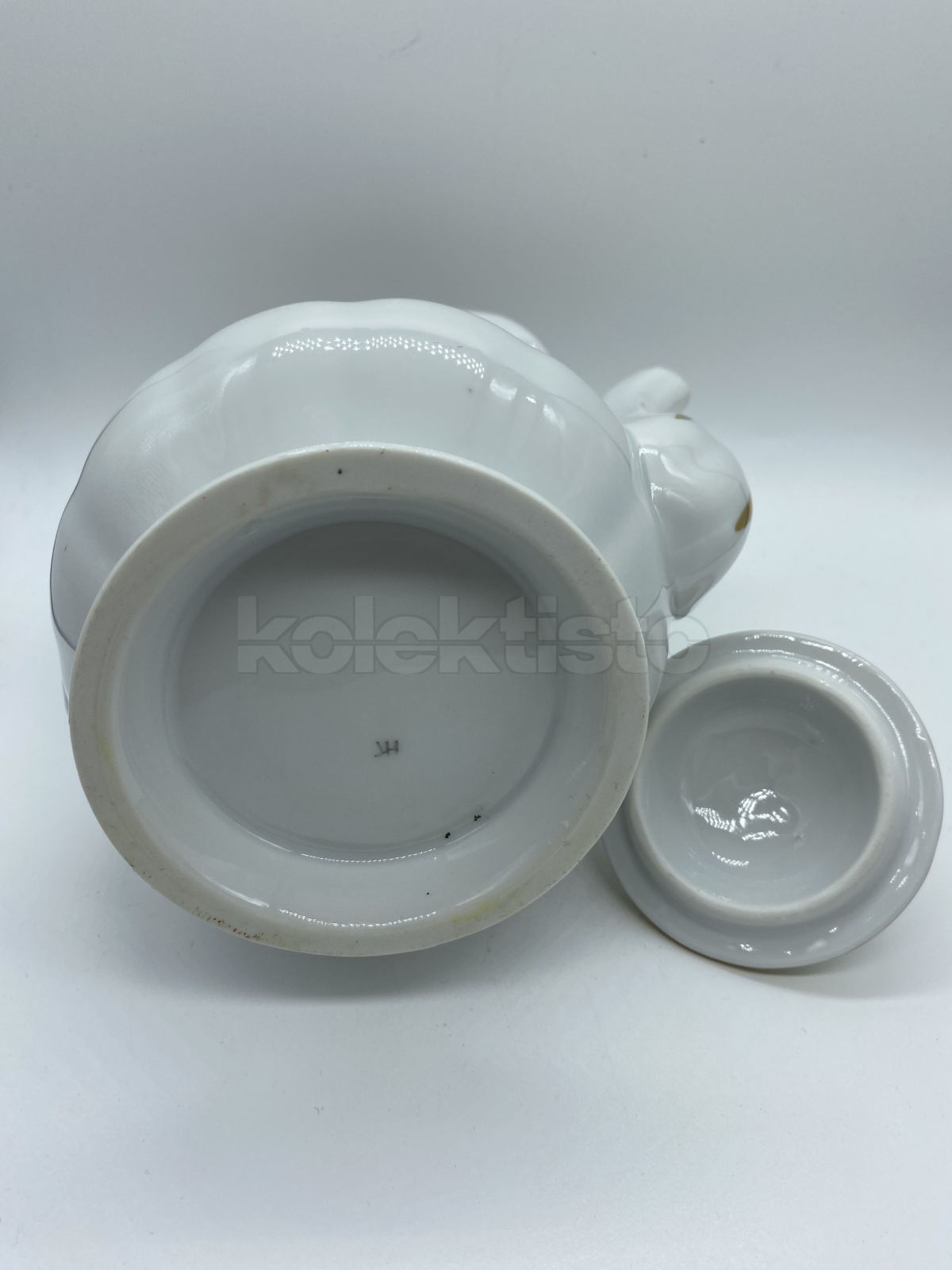 Porcelánová konvice