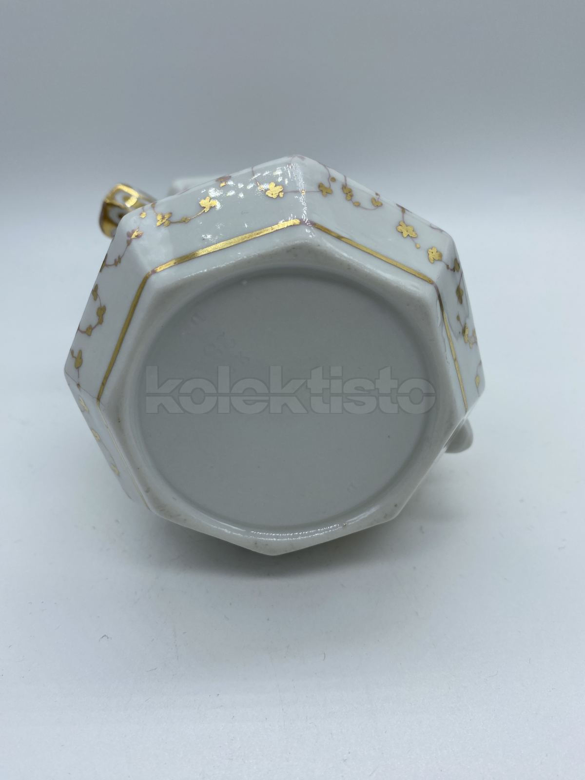 Porcelánová konvice