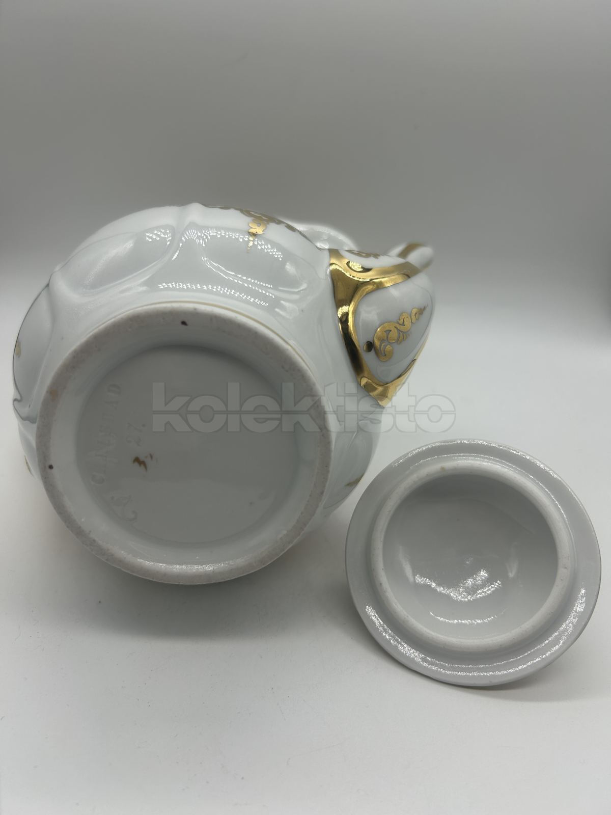Porcelánová konvice