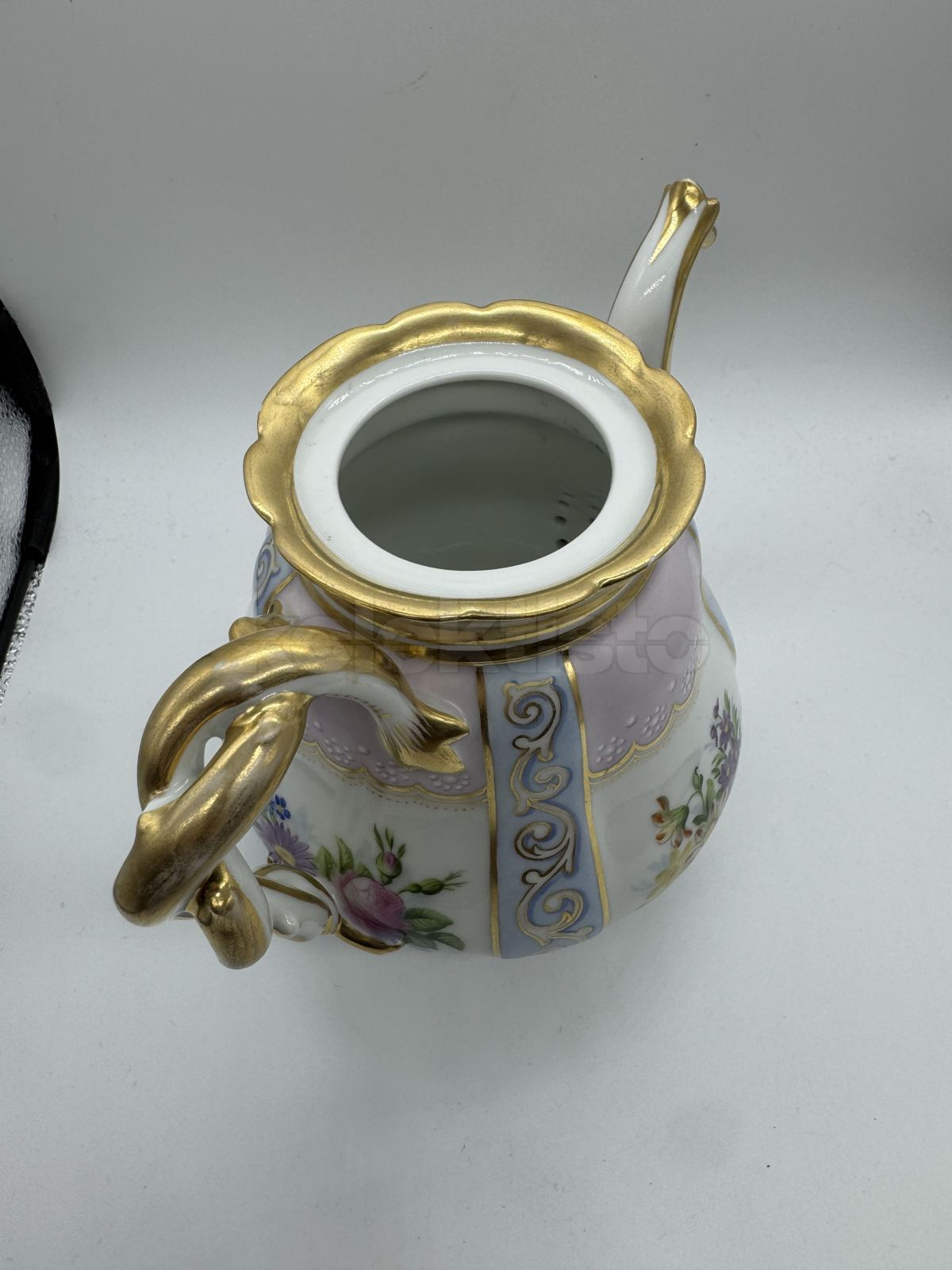 Porcelánová konvice