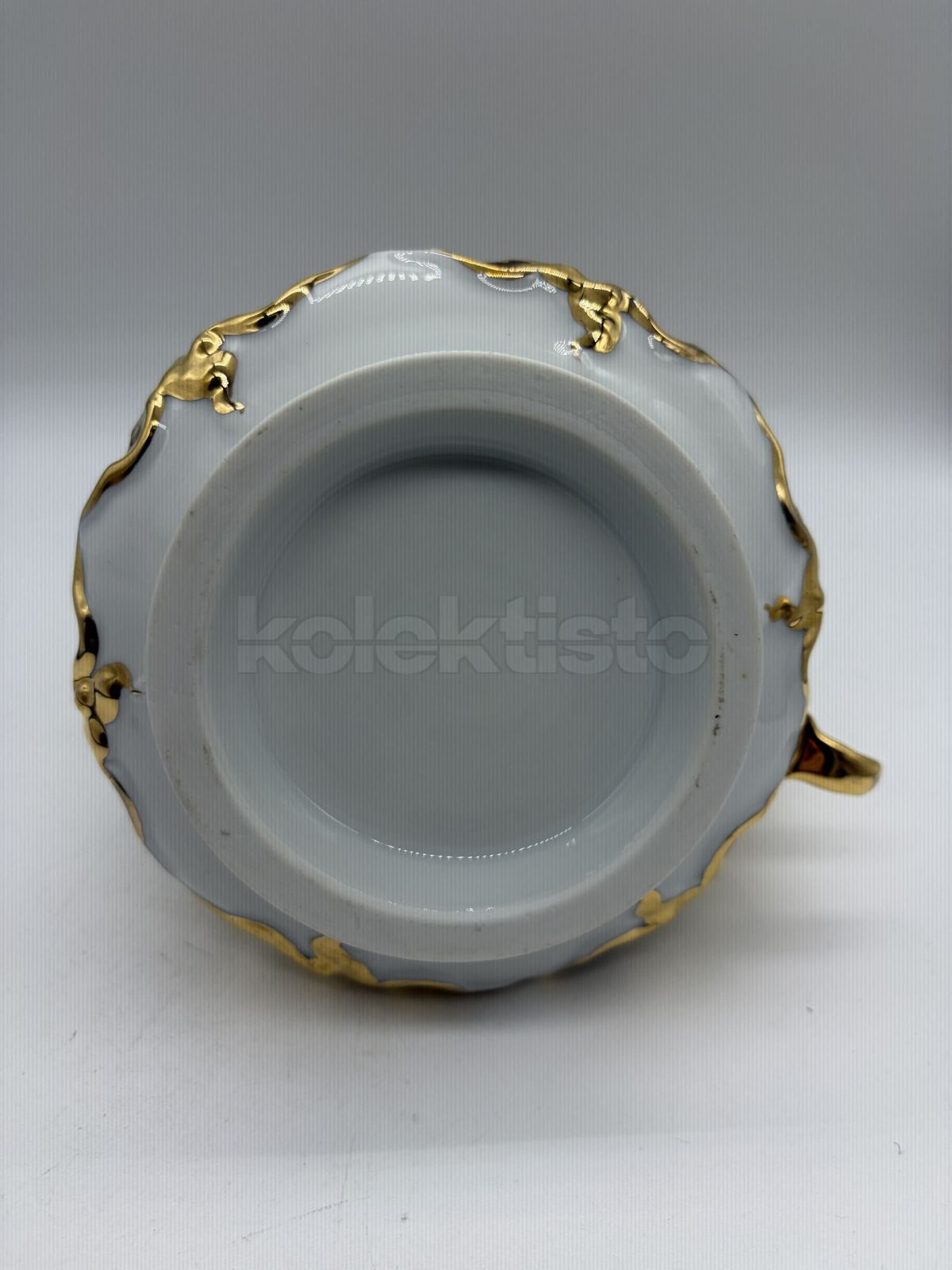 Porcelánová konvice na mléko