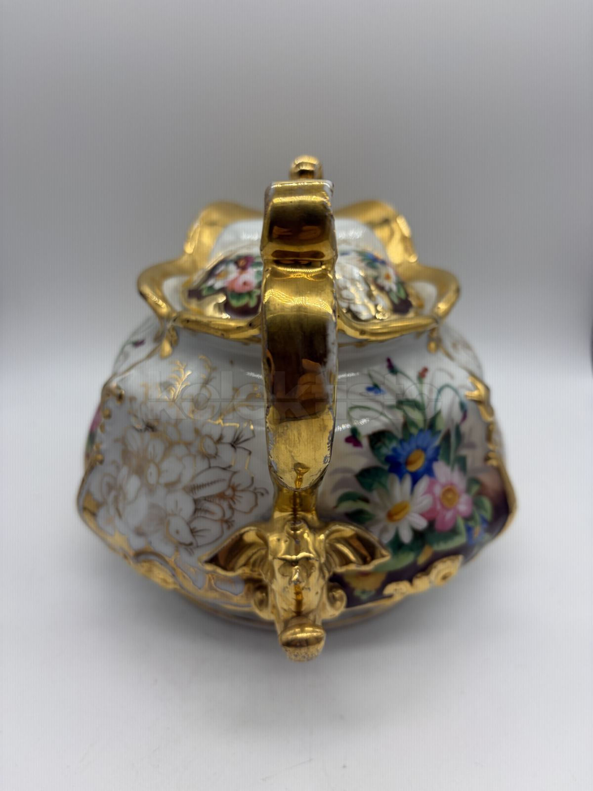 Porcelánová konvice