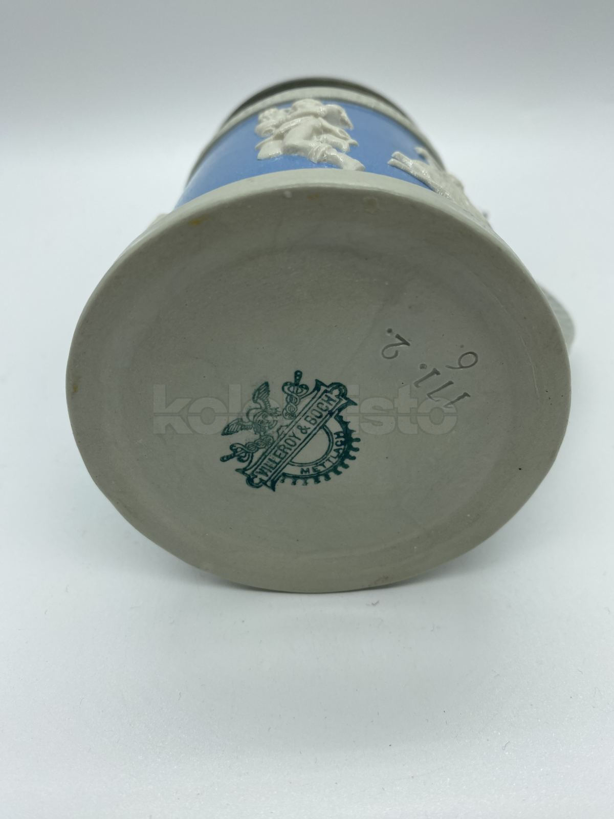 Porcelánový korbel