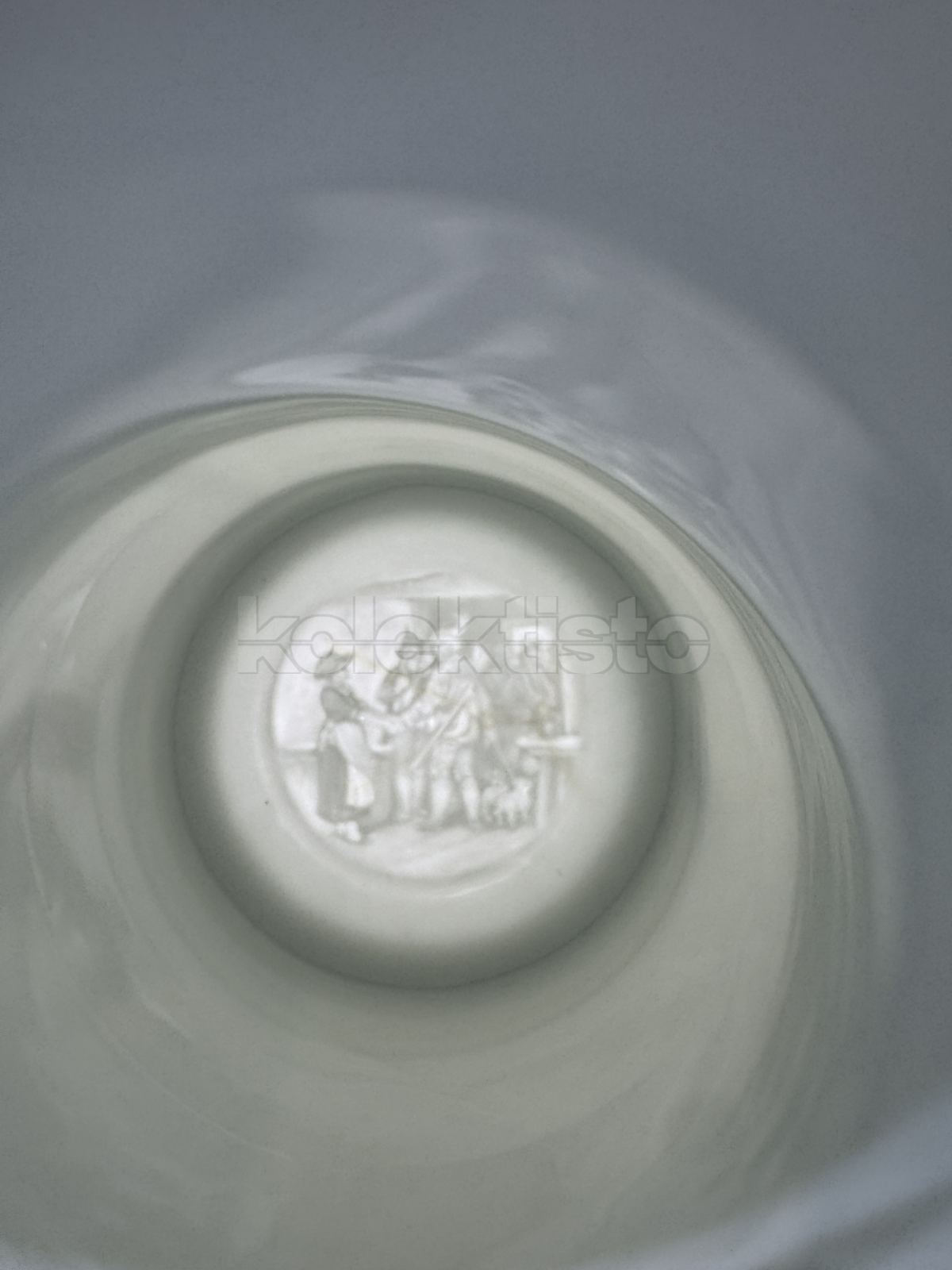 Porcelánový korbel z města ULM s průsvitkou na dně
