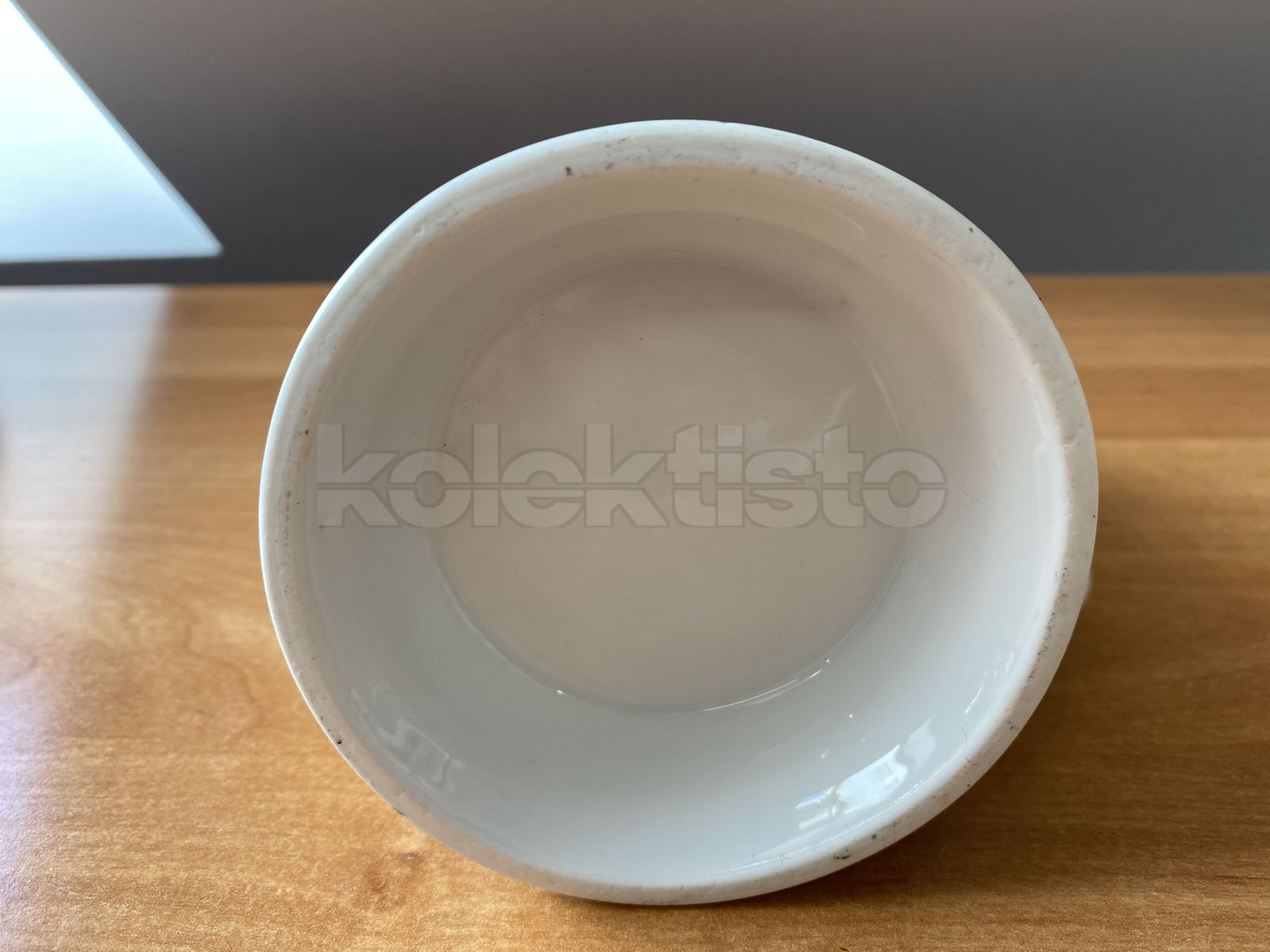 Porcelánový korbel s průsvitkou