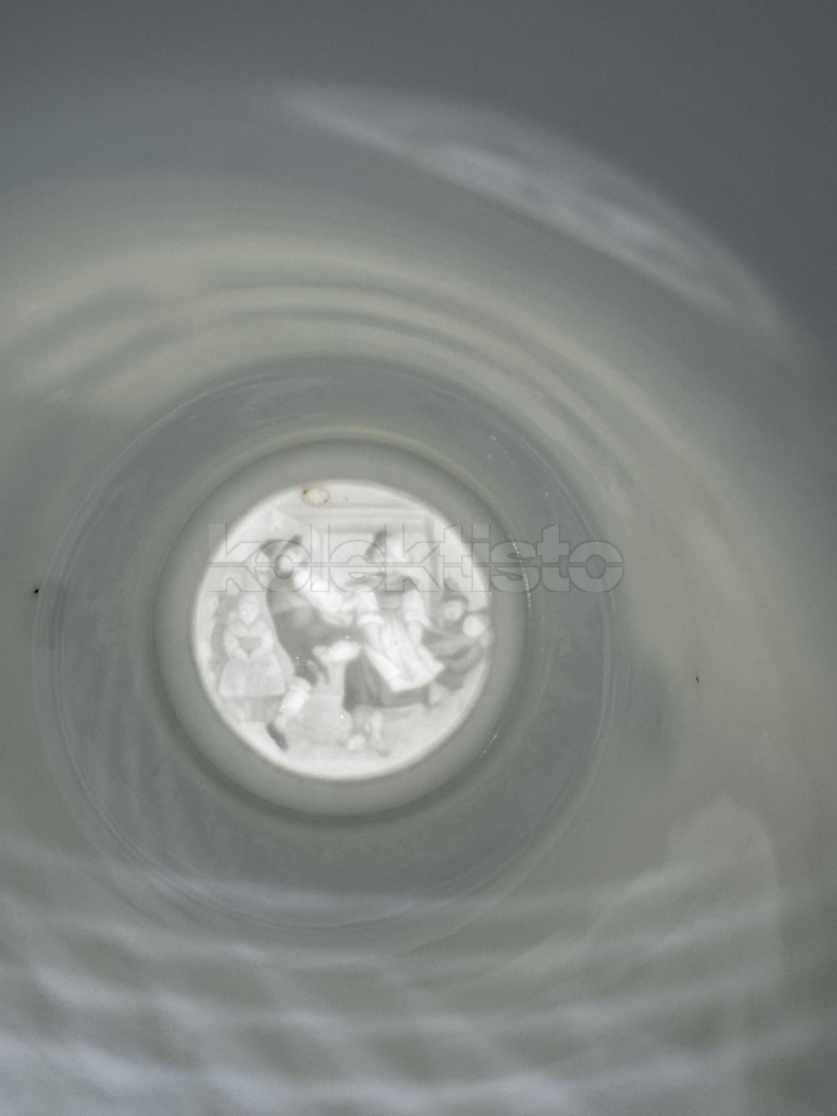 Porcelánový korbel s průsvitkou