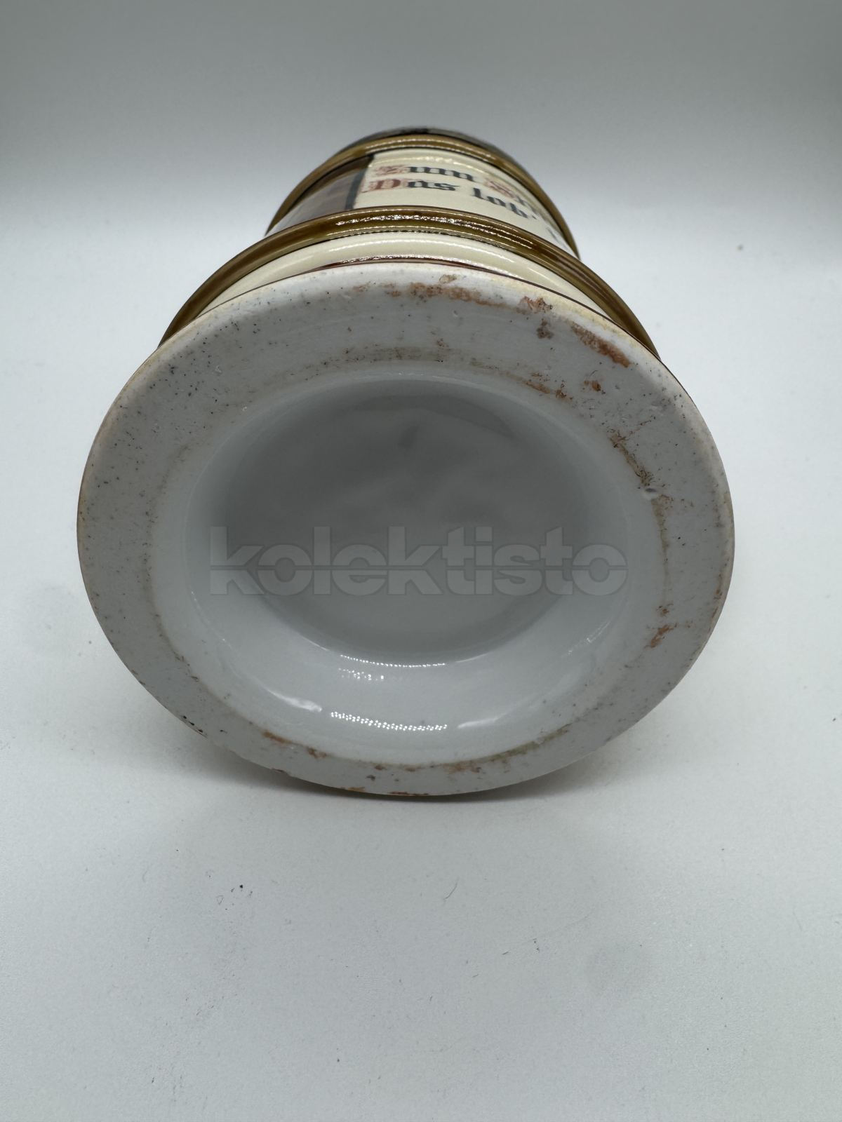 Porcelánový korbel s průsvitkou