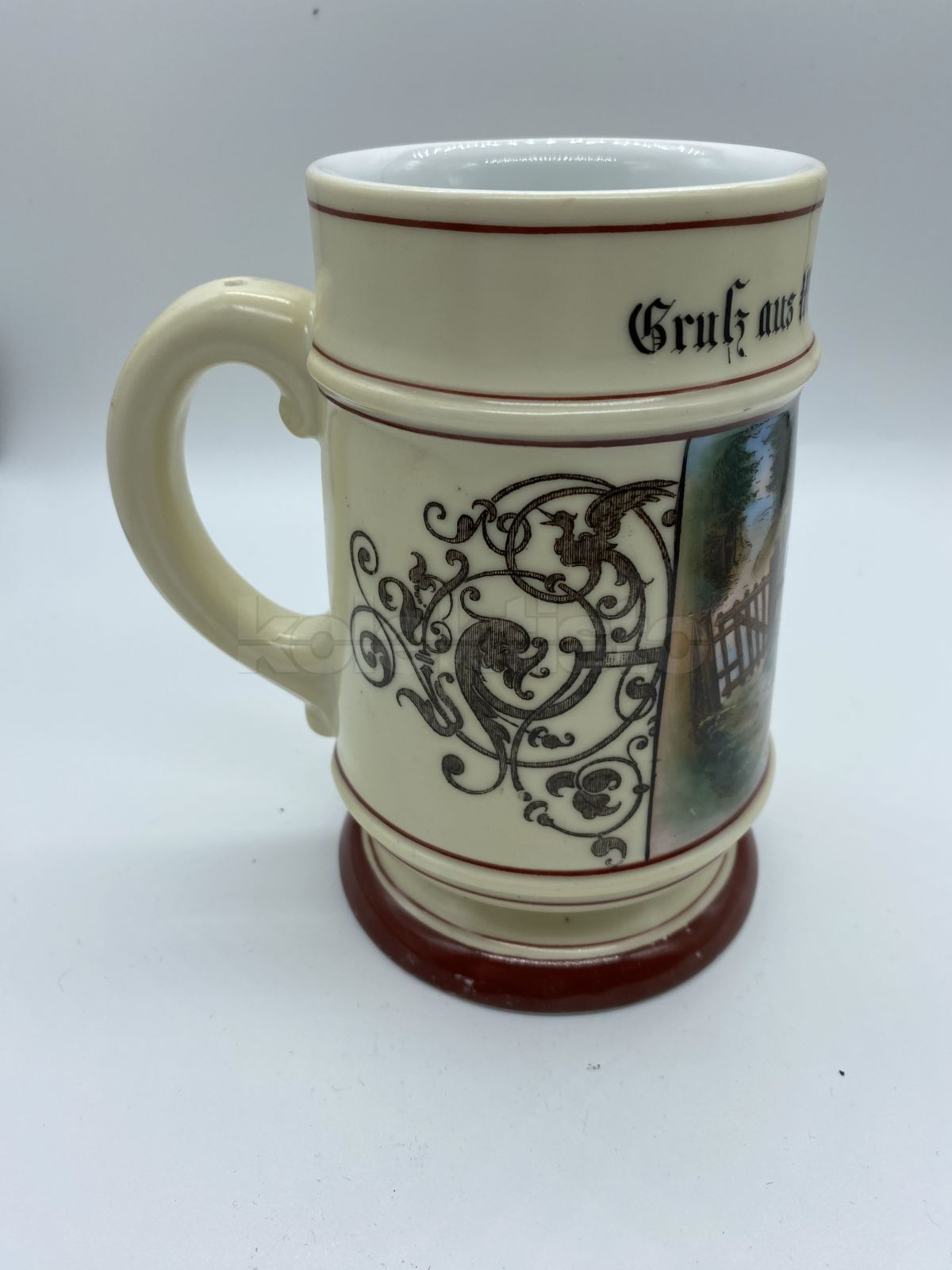 Porcelánový korbel s malbou a průsvitkou