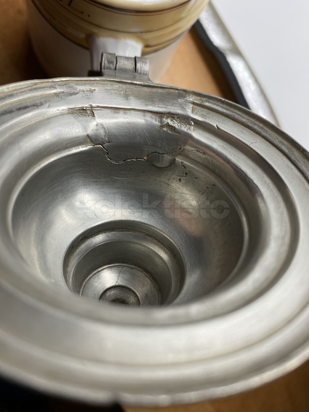 Porcelánový korbel s pivní tématikou
