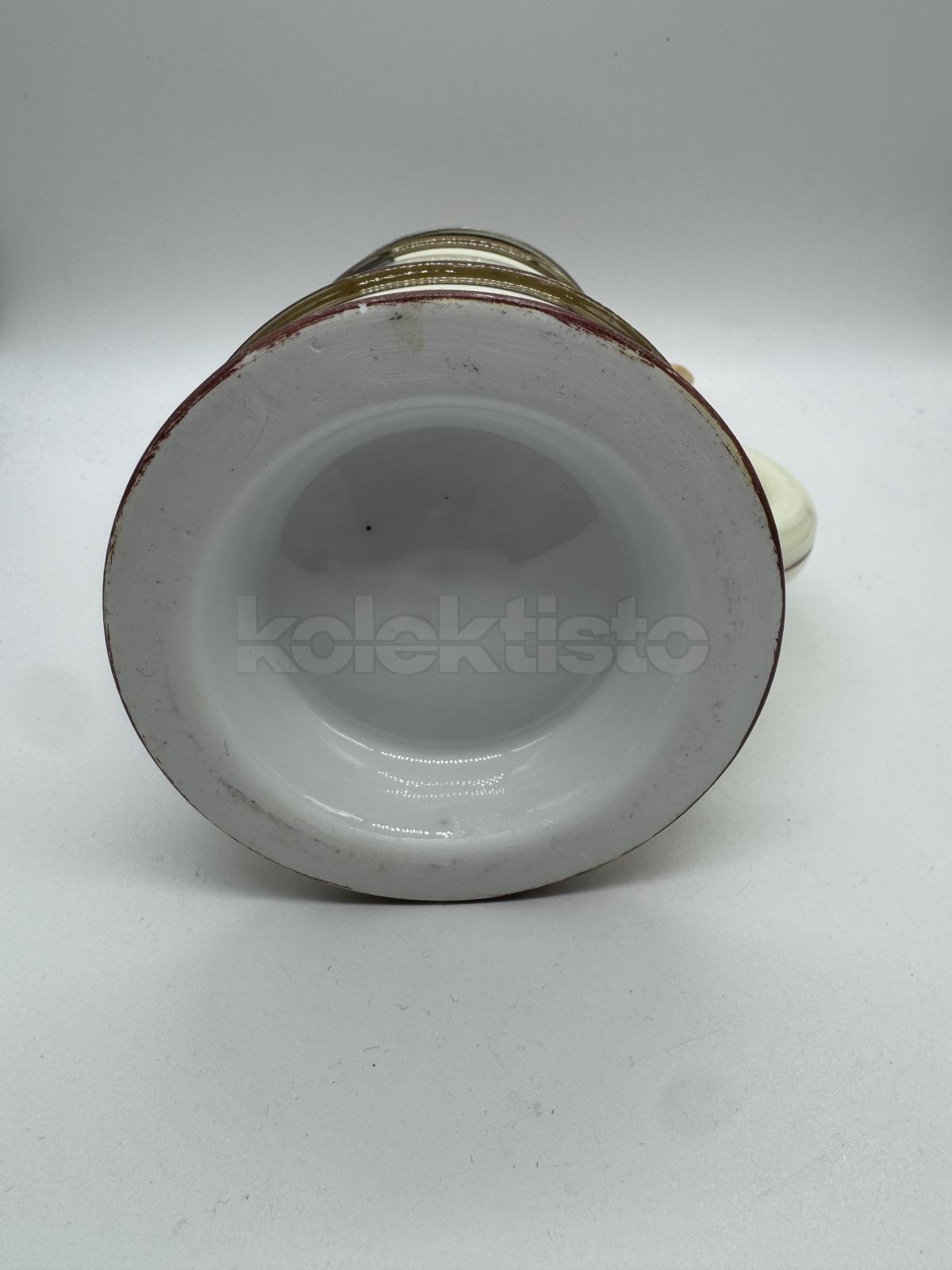 Porcelánový korbel s průsvitkou a loveckým motivem