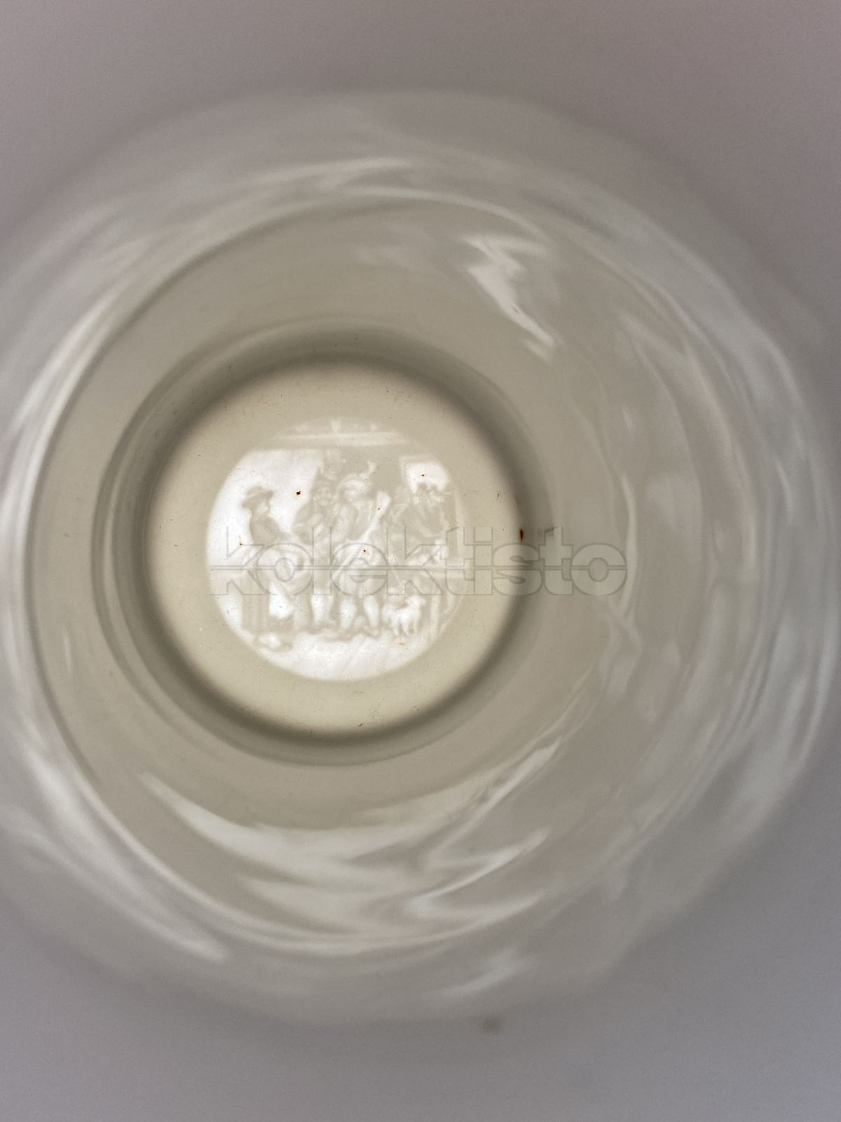 Porcelánový korbel s malbou vojenského motivu