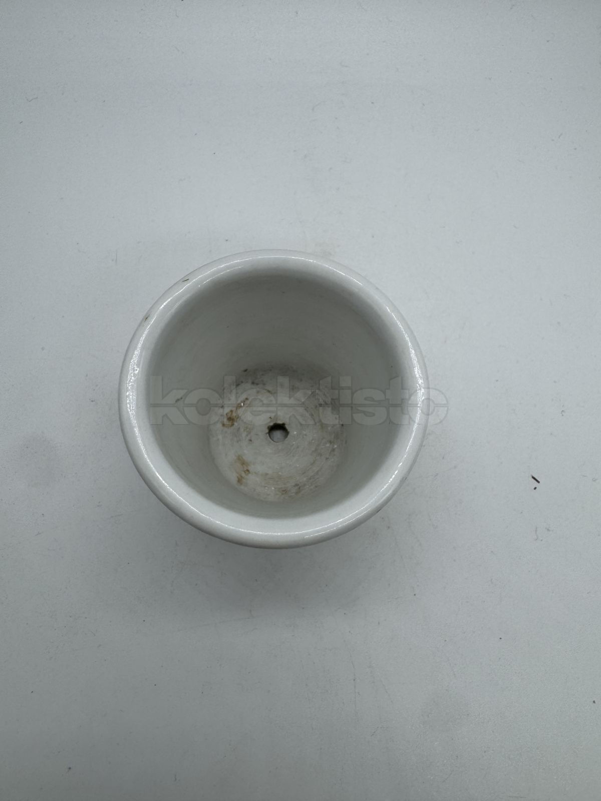 Porcelánový květináček