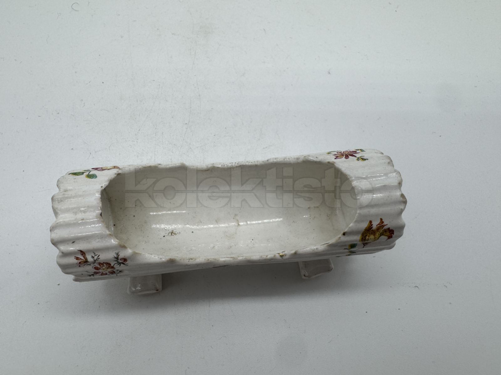 Porcelánový stojánek na párátka