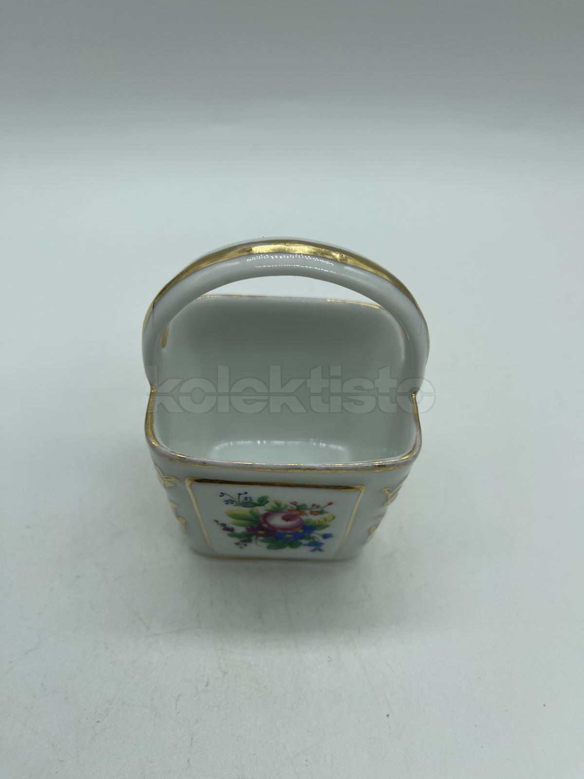 Porcelánový košíček